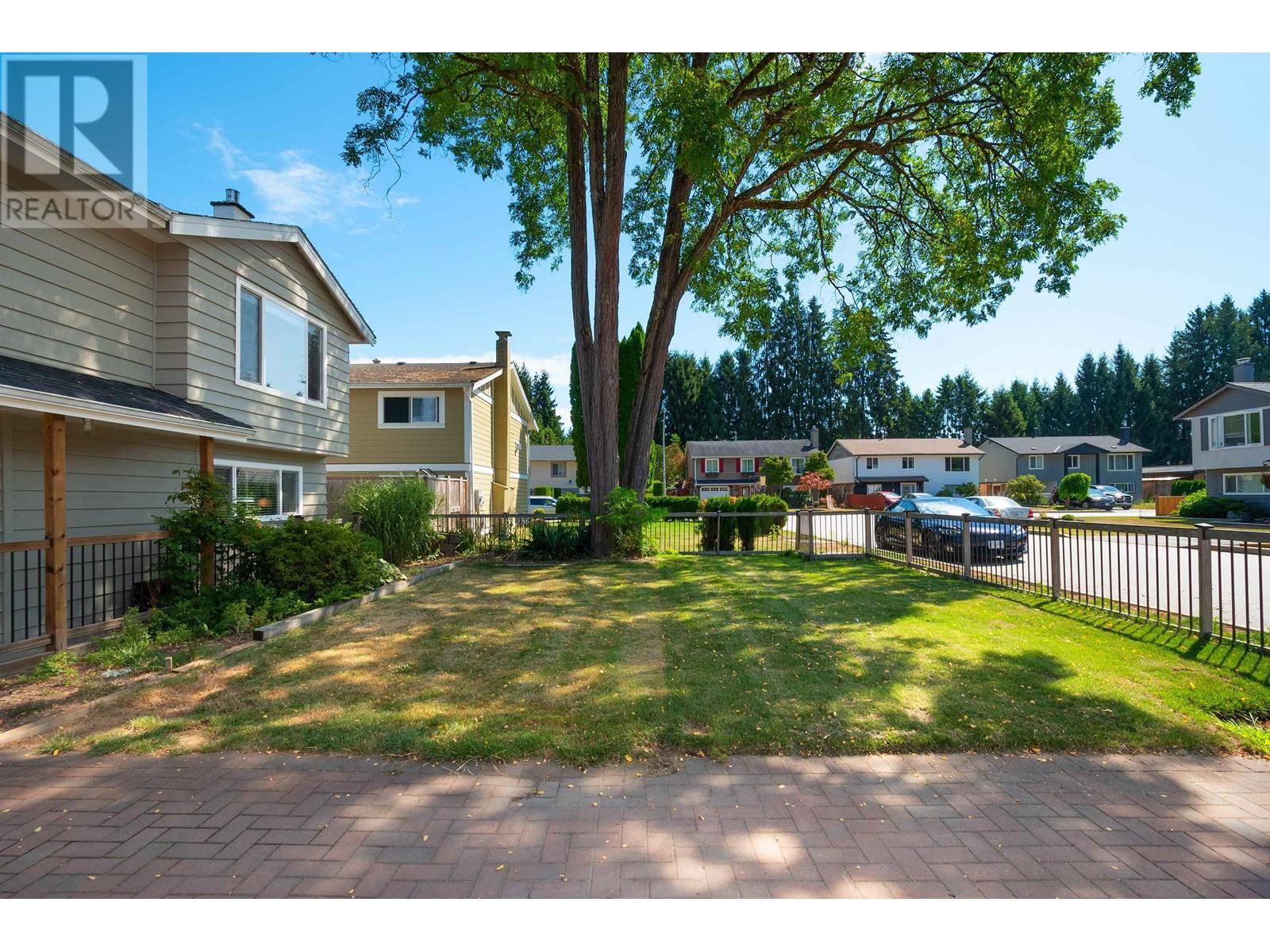 917 Raymond Avenue, Port Coquitlam, British Columbia  V3B 2M6 - Photo 2 - R2820288