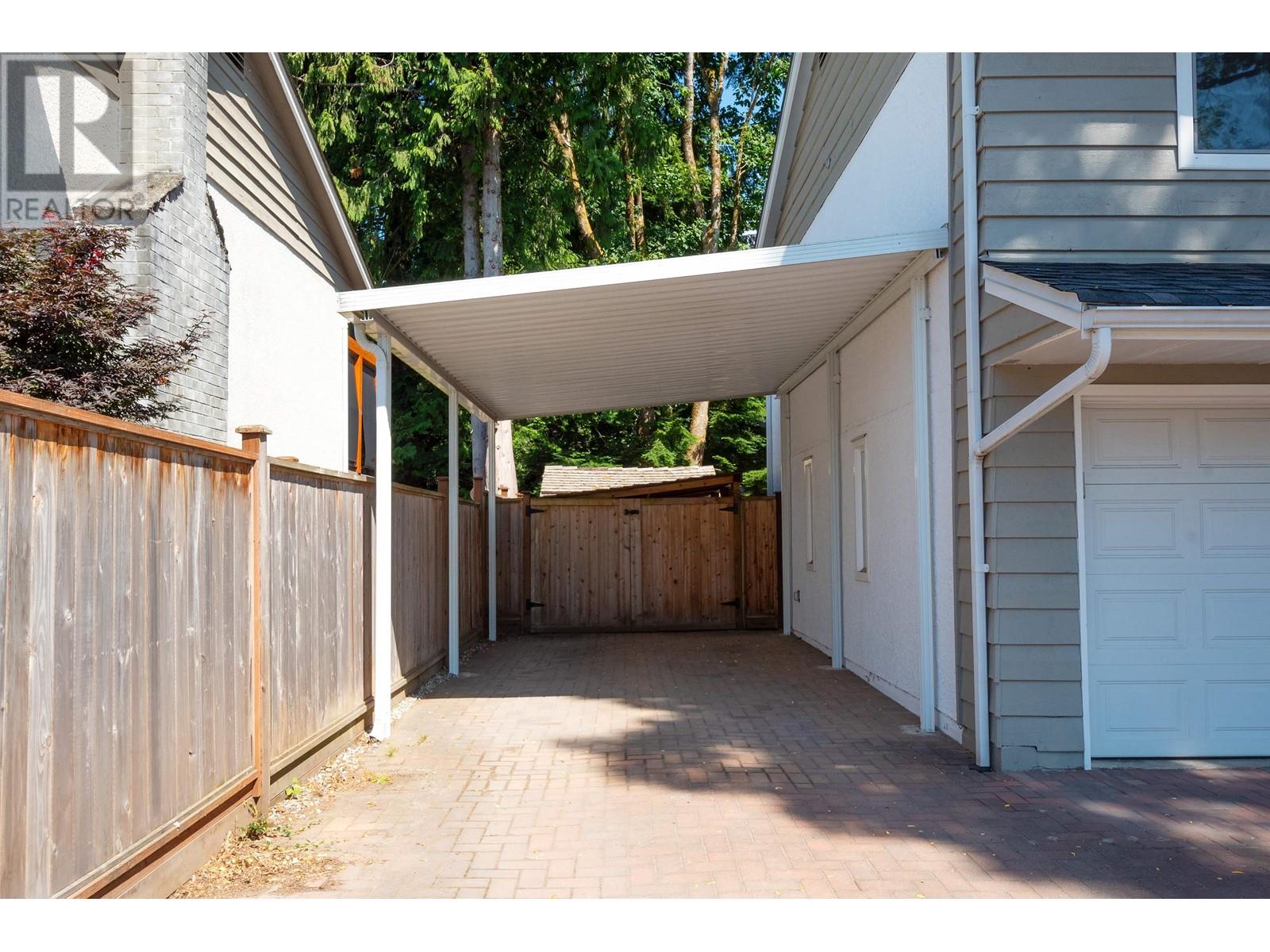 917 Raymond Avenue, Port Coquitlam, British Columbia  V3B 2M6 - Photo 3 - R2820288