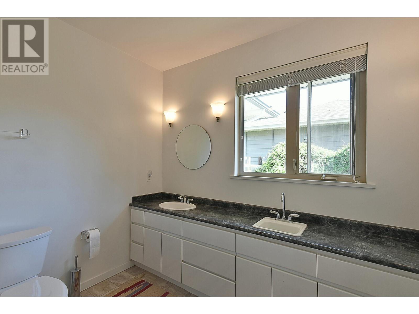 6187 Highmoor Road, Sechelt, British Columbia  V7Z 0L1 - Photo 19 - R2820309