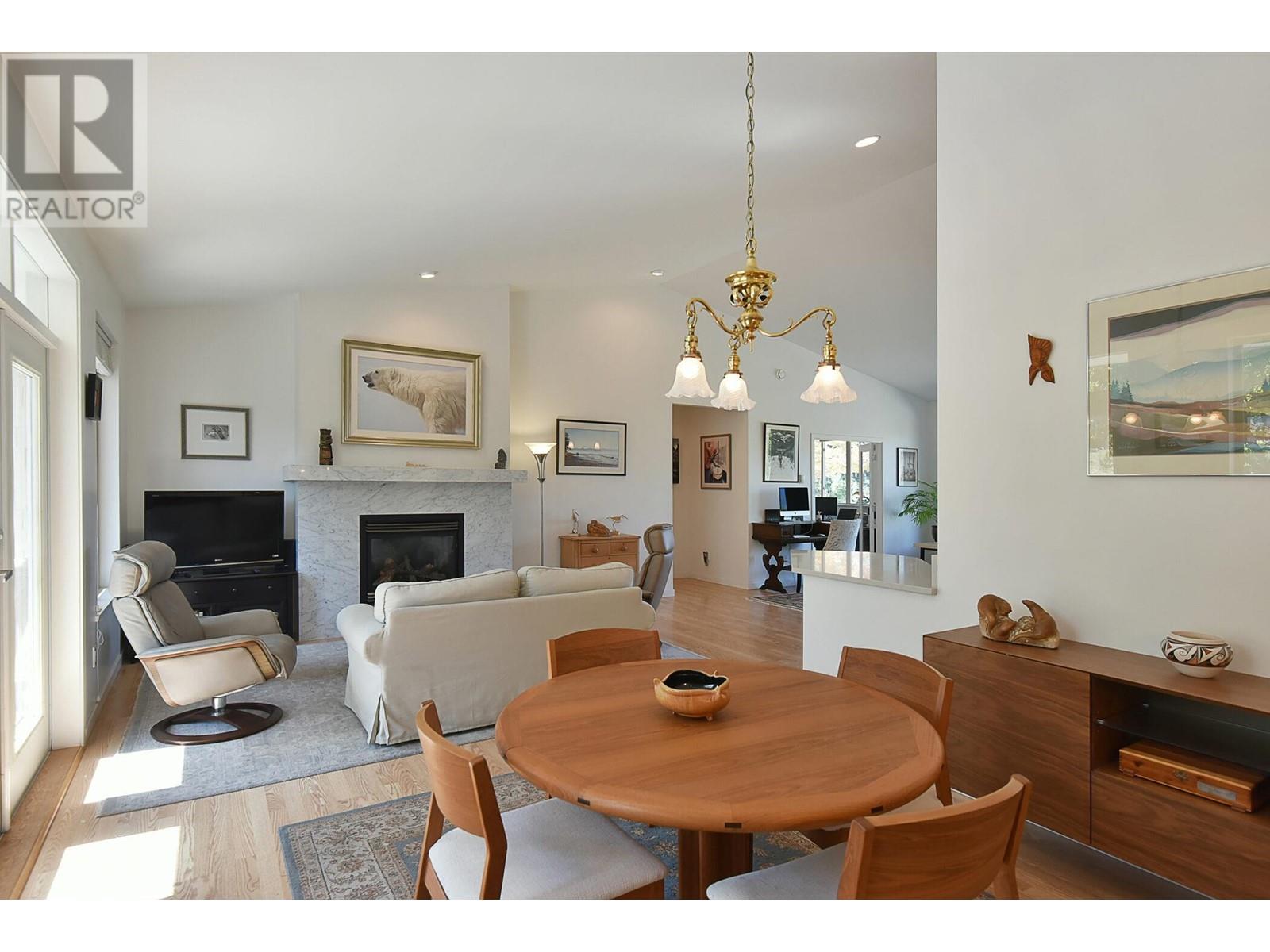 6187 Highmoor Road, Sechelt, British Columbia  V7Z 0L1 - Photo 9 - R2820309