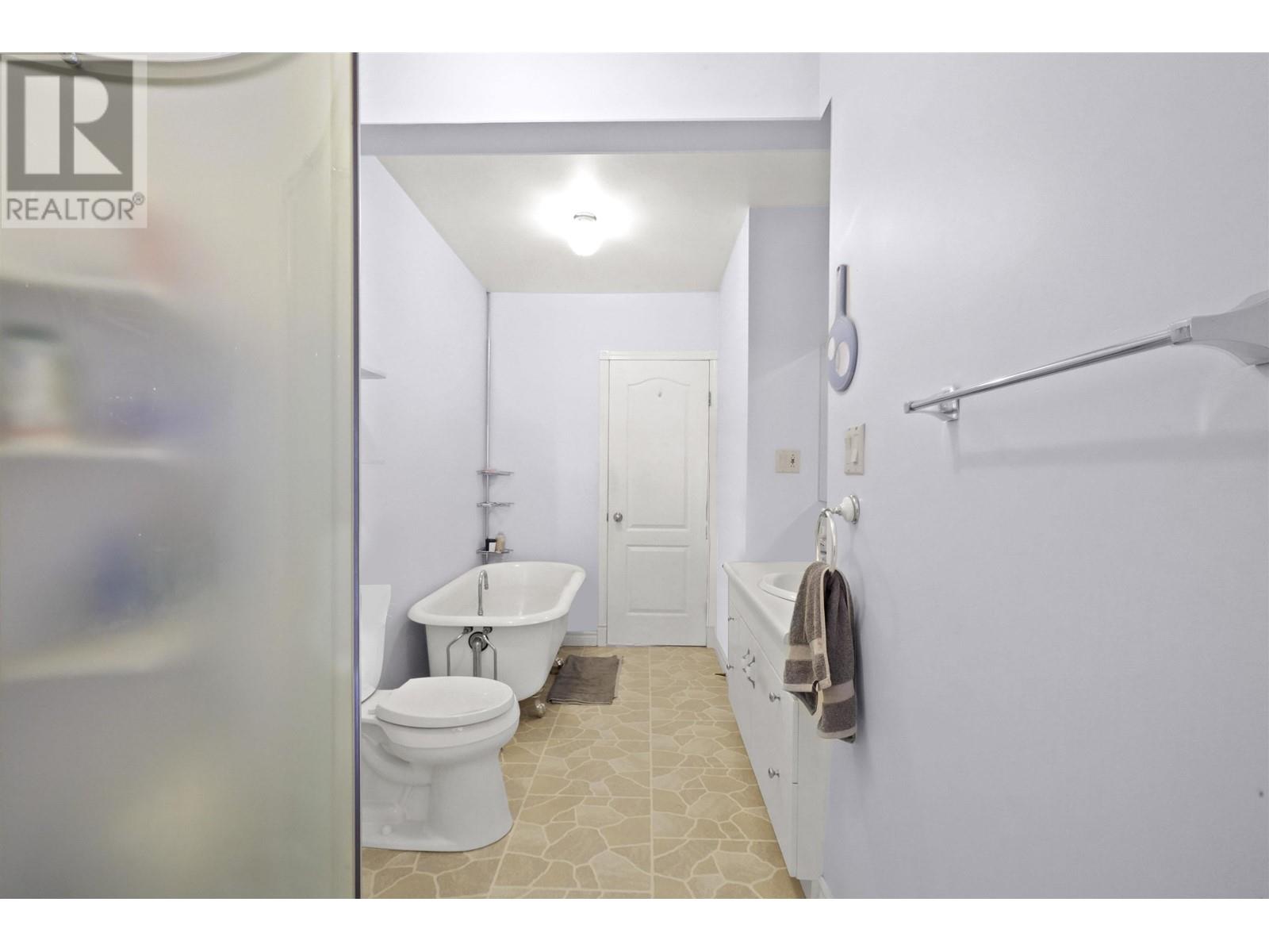 2012 Eighth Avenue, New Westminster, British Columbia  V3M 2T5 - Photo 13 - R2820328