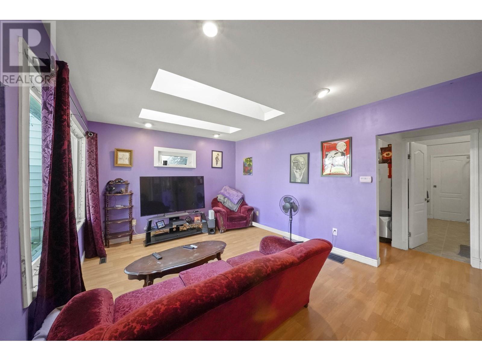 2012 Eighth Avenue, New Westminster, British Columbia  V3M 2T5 - Photo 4 - R2820328