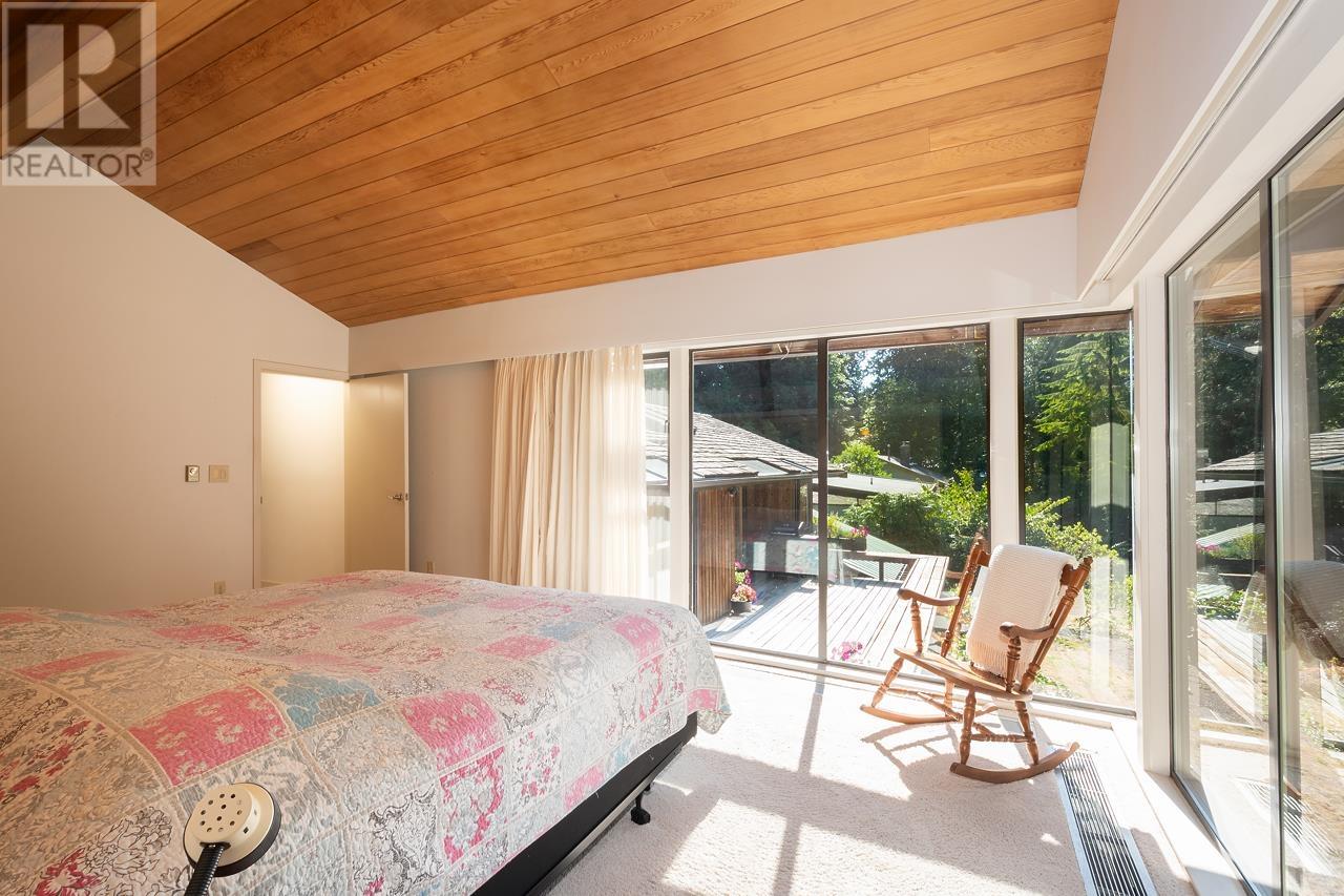 2025 28th Street, West Vancouver, British Columbia  V7V 4M2 - Photo 15 - R2818449