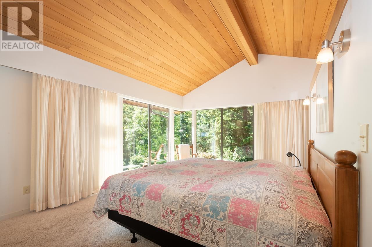 2025 28th Street, West Vancouver, British Columbia  V7V 4M2 - Photo 14 - R2818449