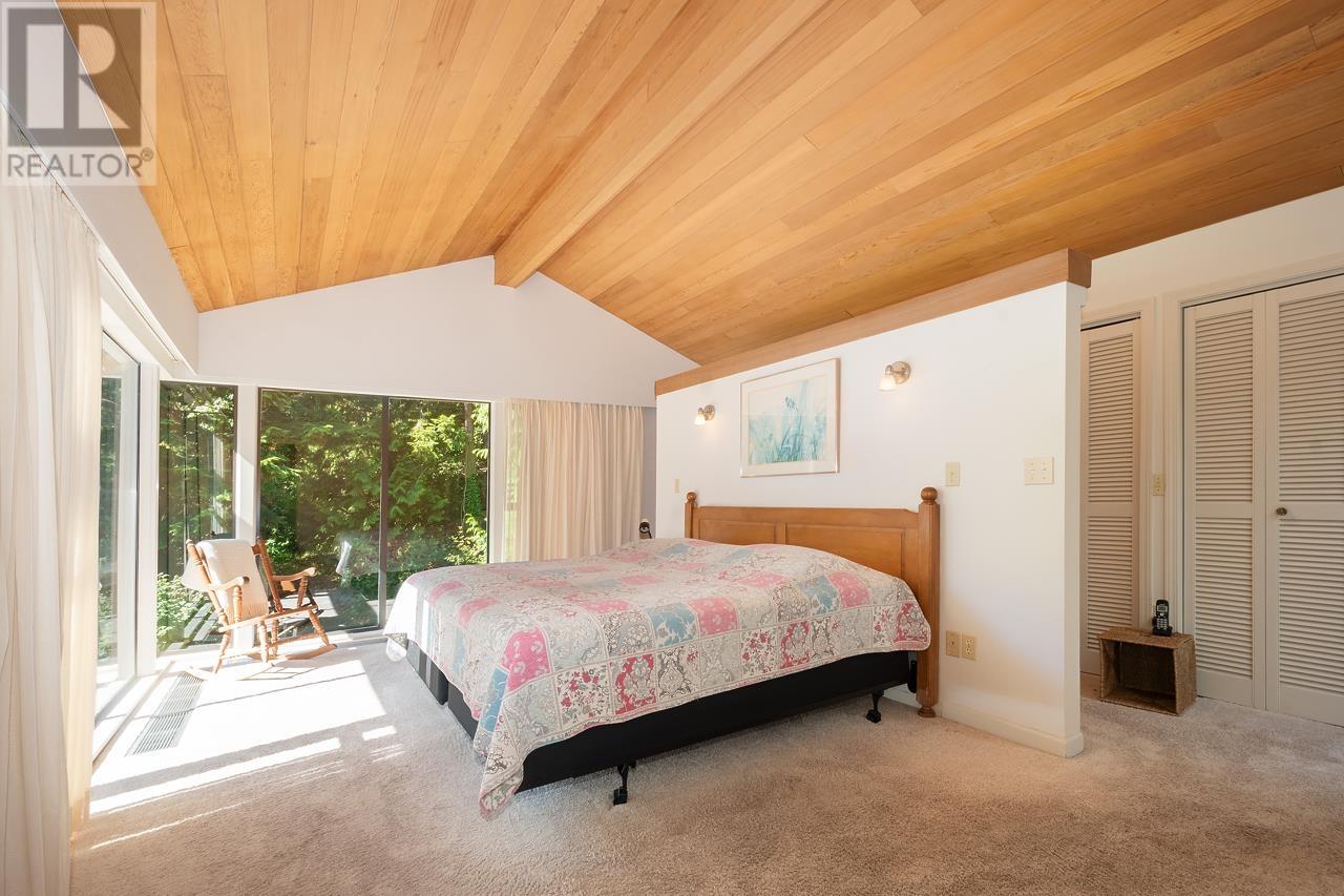 2025 28th Street, West Vancouver, British Columbia  V7V 4M2 - Photo 13 - R2818449