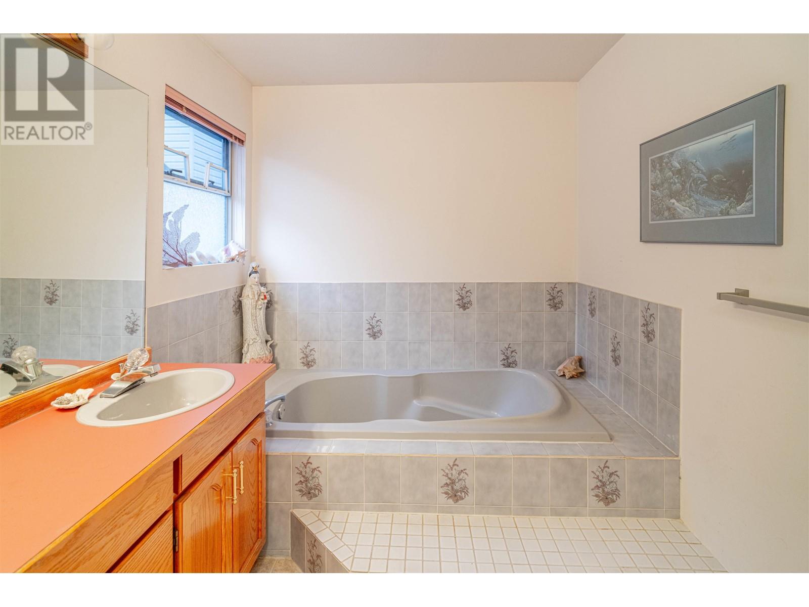 3017 Albion Drive, Coquitlam, British Columbia  V3B 6W9 - Photo 21 - R2818754