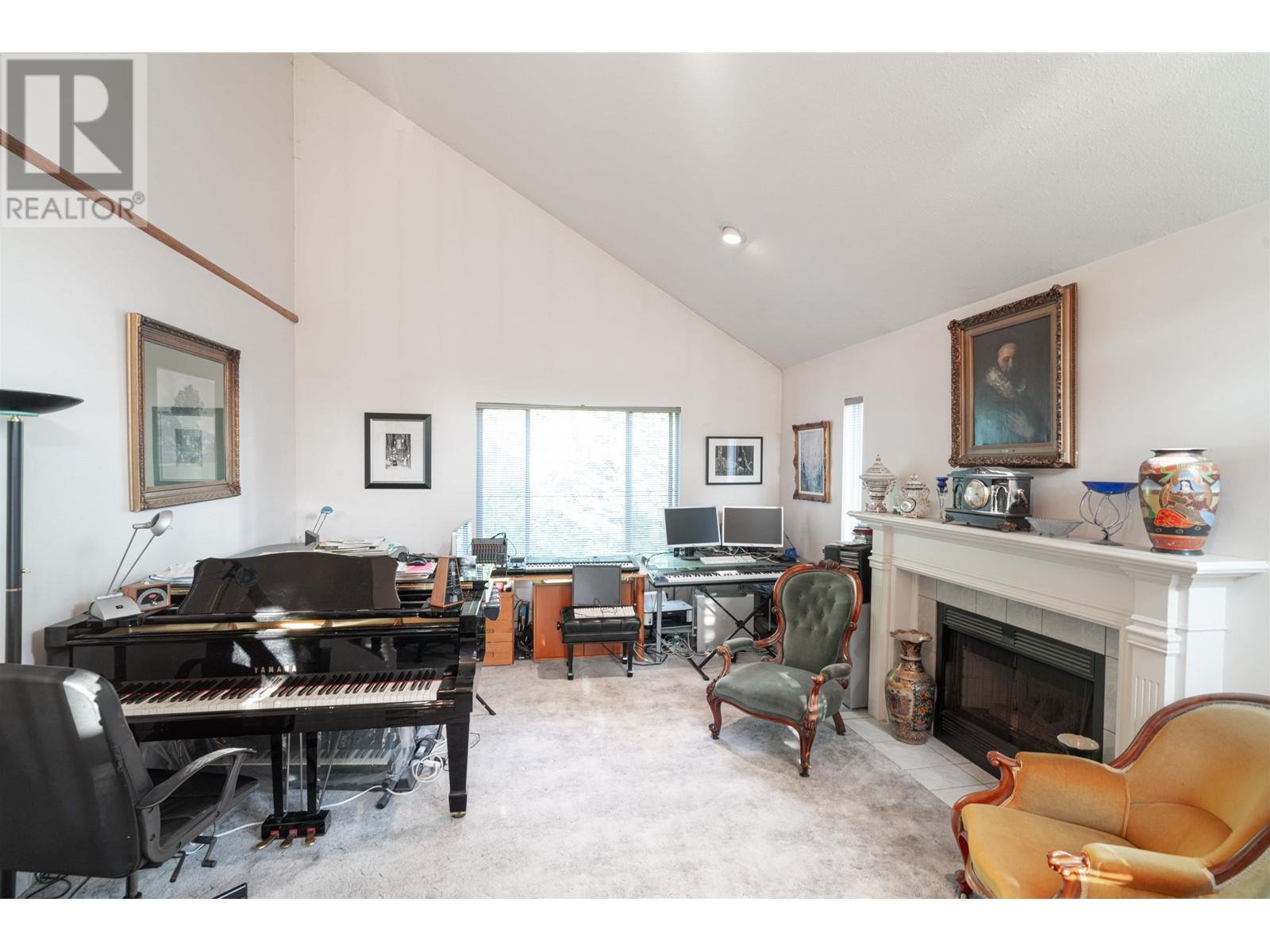 3017 Albion Drive, Coquitlam, British Columbia  V3B 6W9 - Photo 3 - R2818754