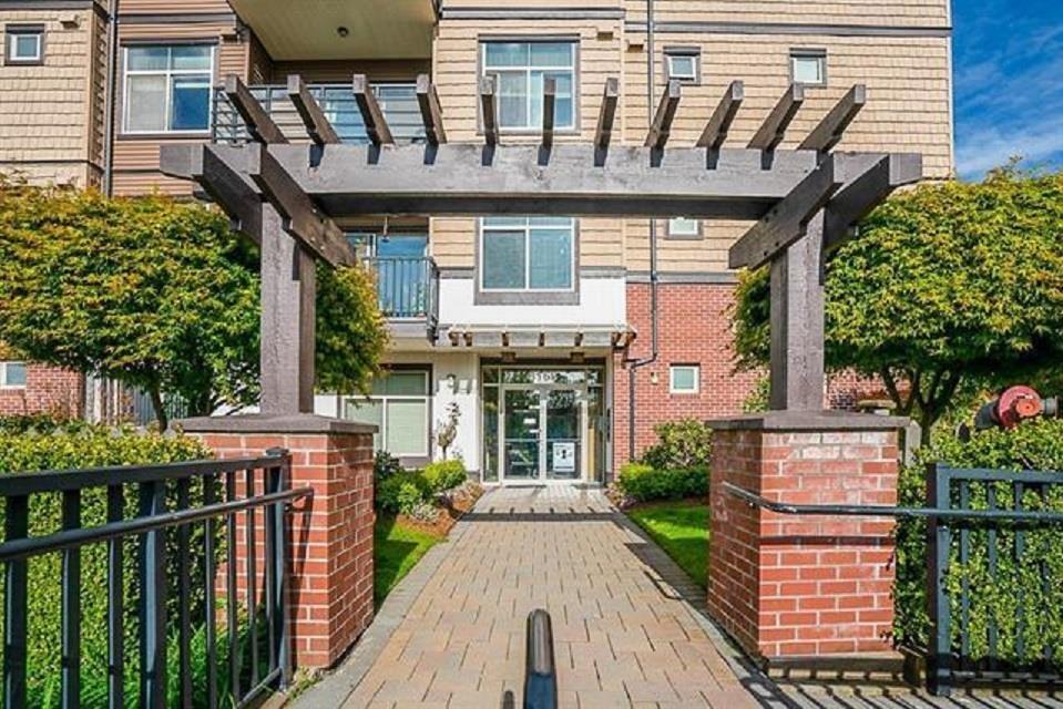 105 8168 120A STREET, surrey, British Columbia