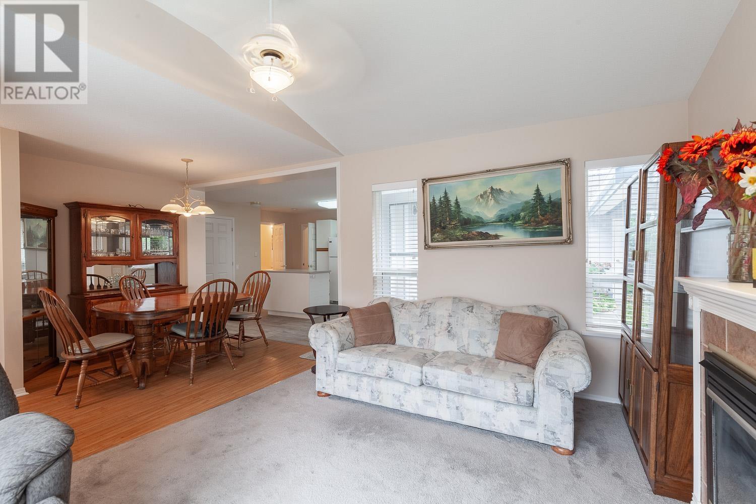 17 1201 Pemberton Avenue, Squamish, British Columbia  V8B 0J7 - Photo 9 - R2820408