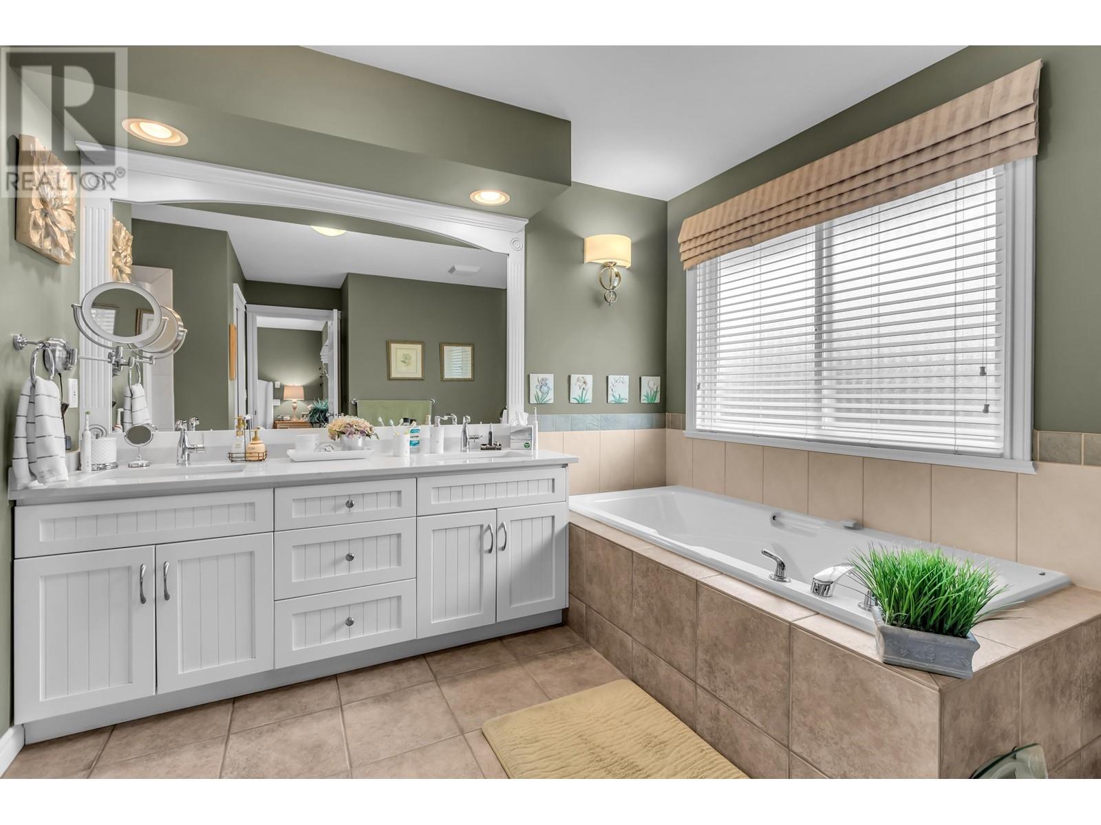 21118 123 Avenue, Maple Ridge, British Columbia  V2X 4B4 - Photo 37 - R2820389
