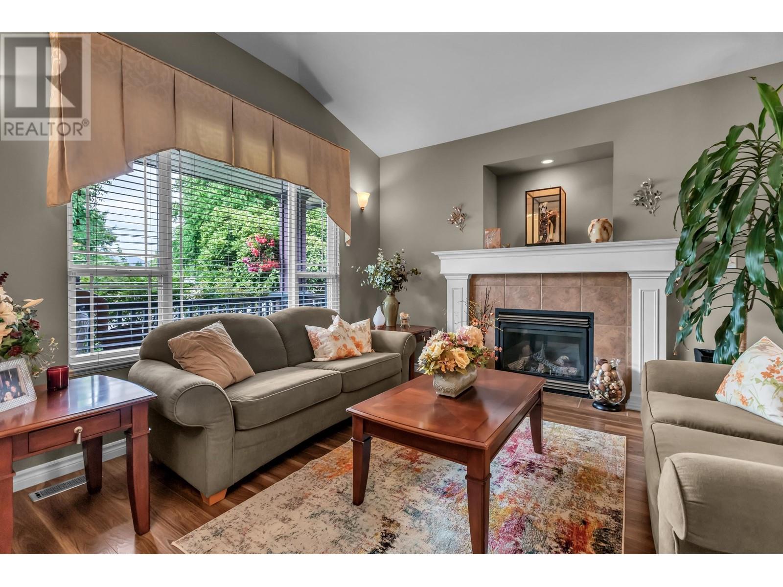 21118 123 Avenue, Maple Ridge, British Columbia  V2X 4B4 - Photo 4 - R2820389