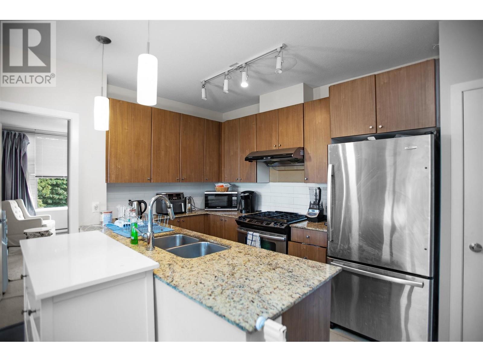 806 280 Ross Drive, New Westminster, British Columbia  V3L 0C2 - Photo 9 - R2817914