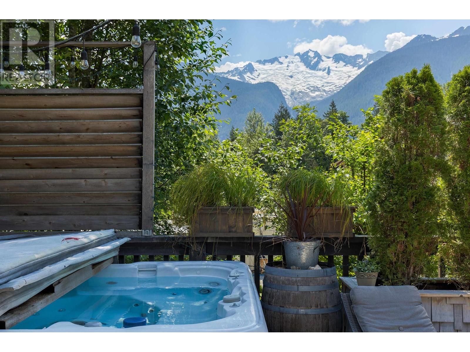 2030 N Rustad Road, Squamish, British Columbia  V0N 1H0 - Photo 12 - R2793918