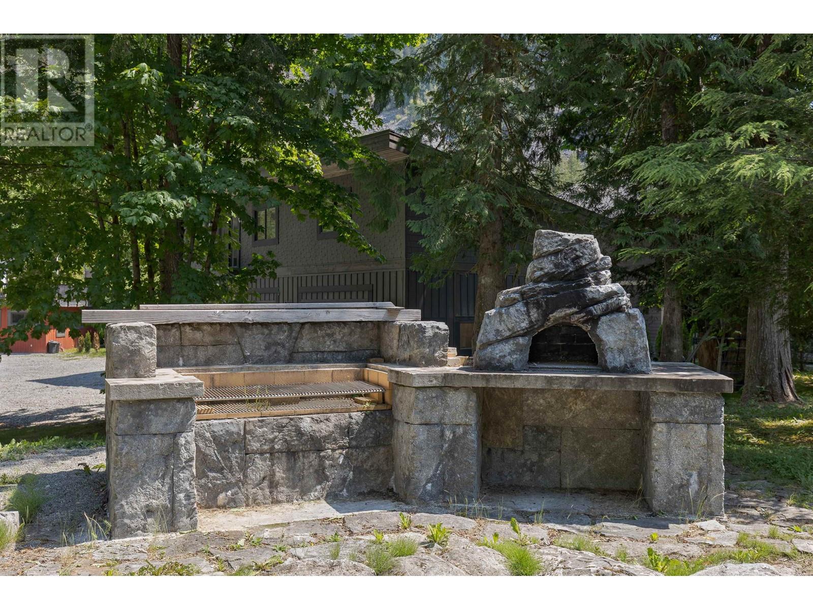 2030 N Rustad Road, Squamish, British Columbia  V0N 1H0 - Photo 27 - R2793918