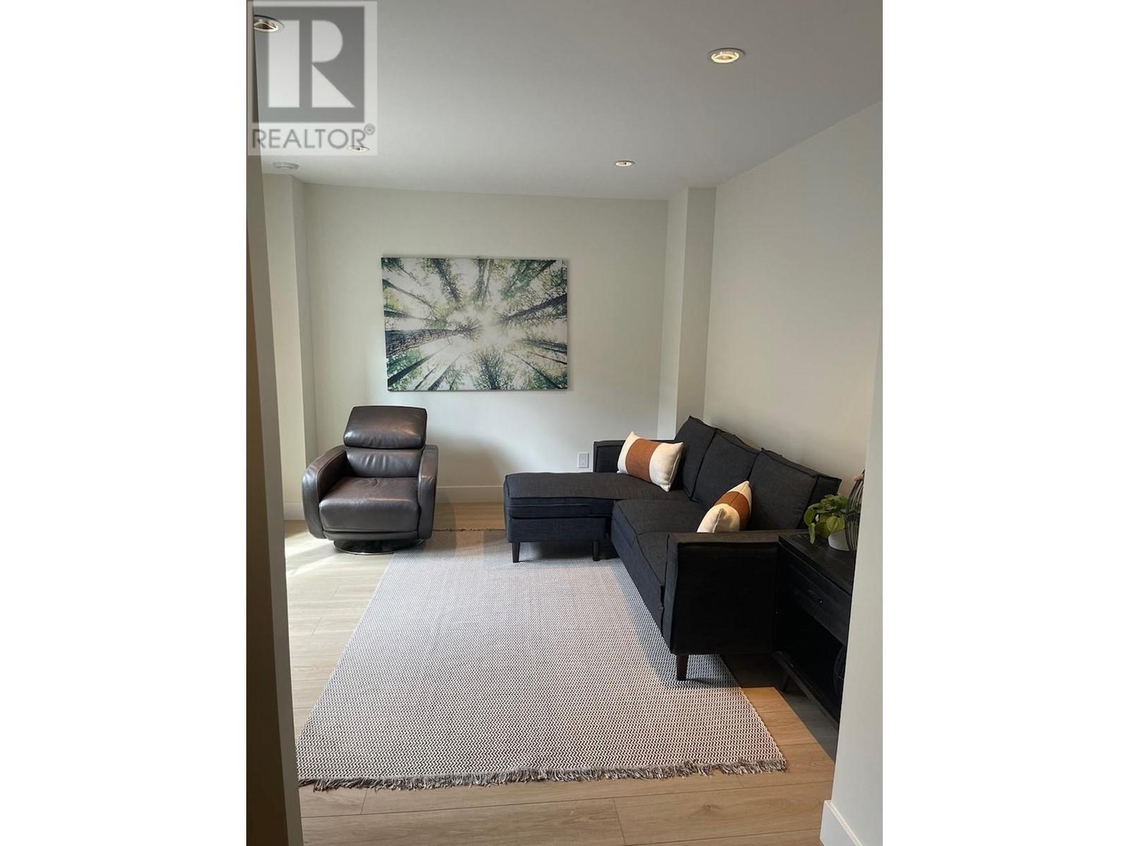 718 E Keith Road, North Vancouver, British Columbia  V7L 1W7 - Photo 37 - R2820159