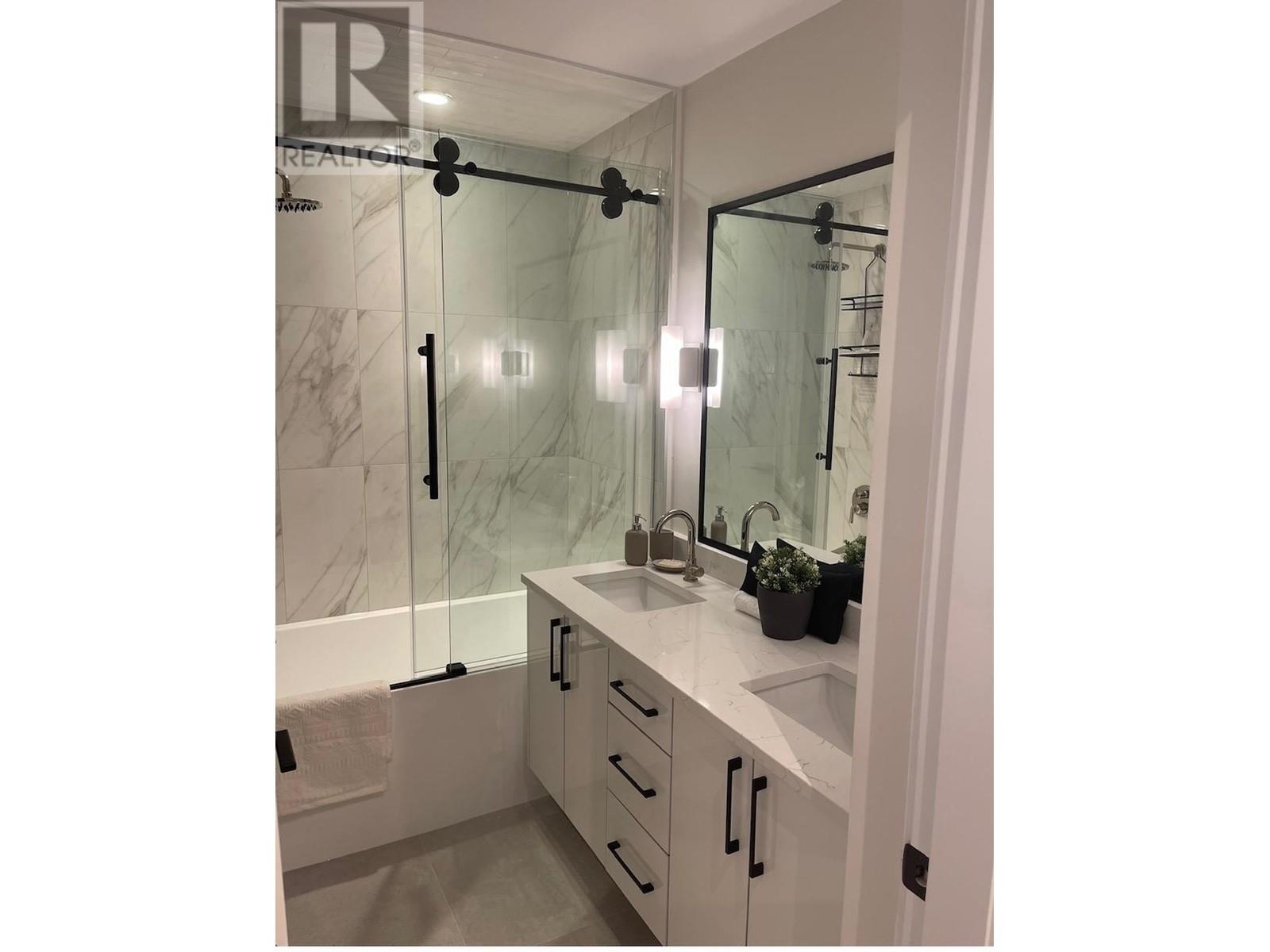 718 E Keith Road, North Vancouver, British Columbia  V7L 1W7 - Photo 38 - R2820159