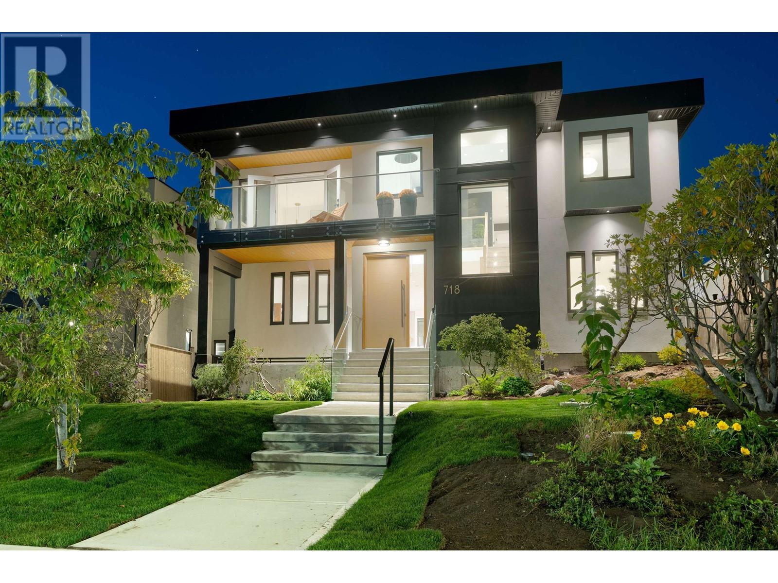 718 E KEITH ROAD, north vancouver, British Columbia