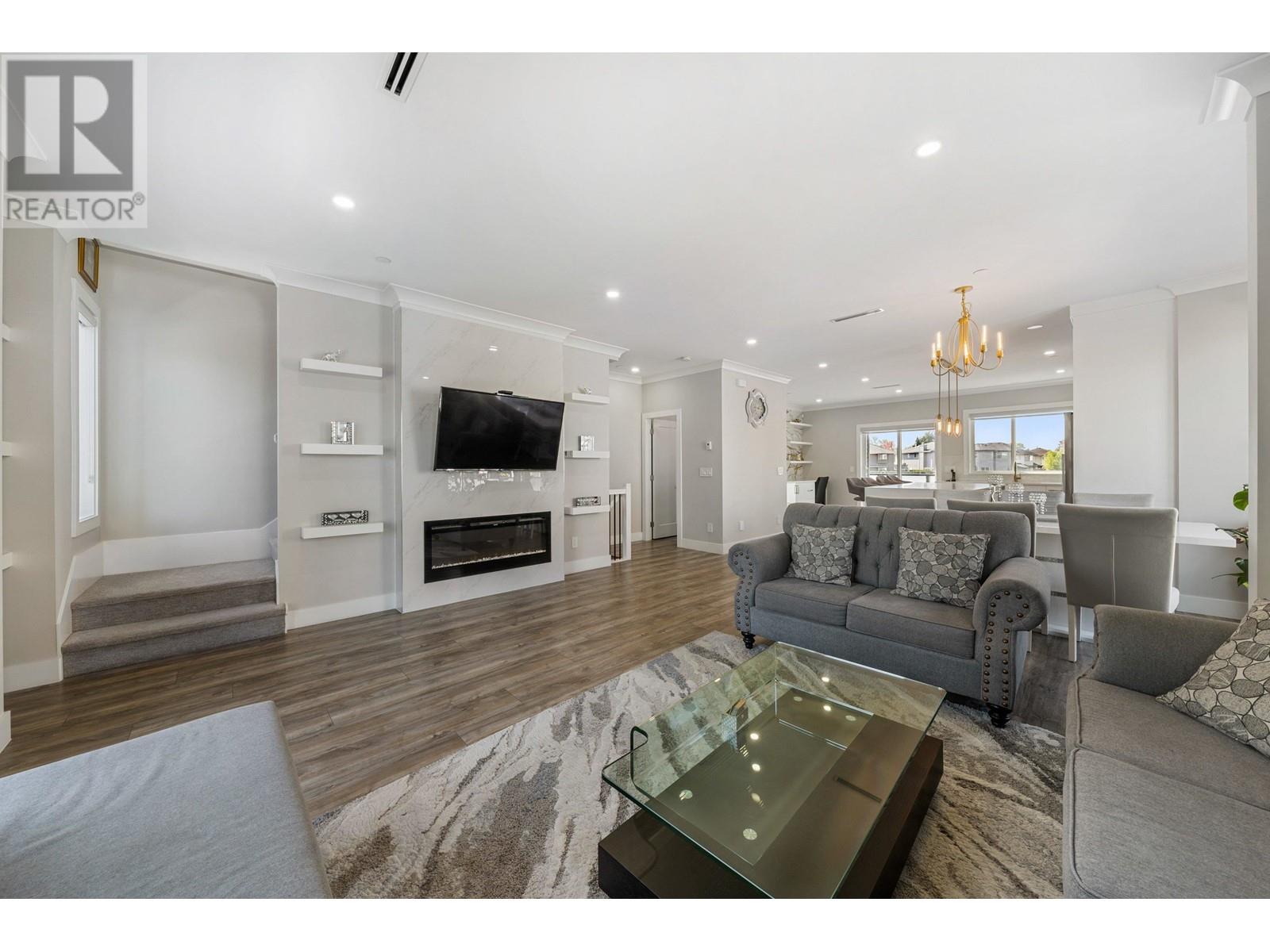130 Jardine Street, New Westminster, British Columbia  V3M 0M4 - Photo 3 - R2820446