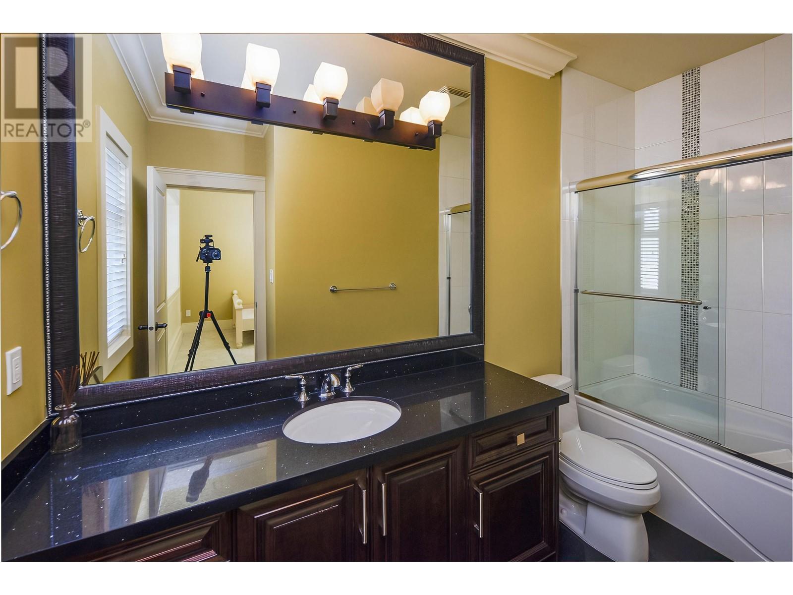 4611 Granville Avenue, Richmond, British Columbia  V7C 1E3 - Photo 25 - R2820452