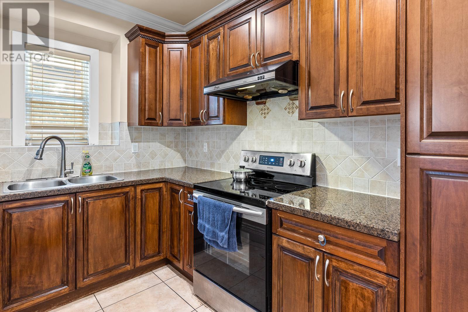 6040 Adams Place, Richmond, British Columbia  V7C 2W1 - Photo 12 - R2820475