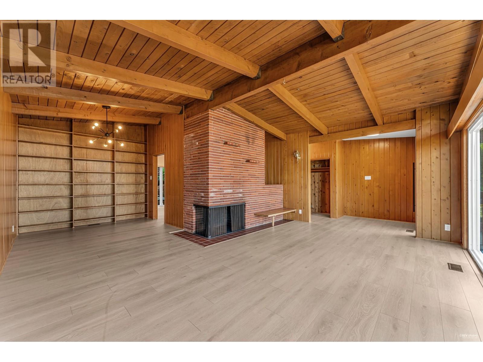 734 Crystal Court, North Vancouver, British Columbia  V7R 2B5 - Photo 5 - R2820428