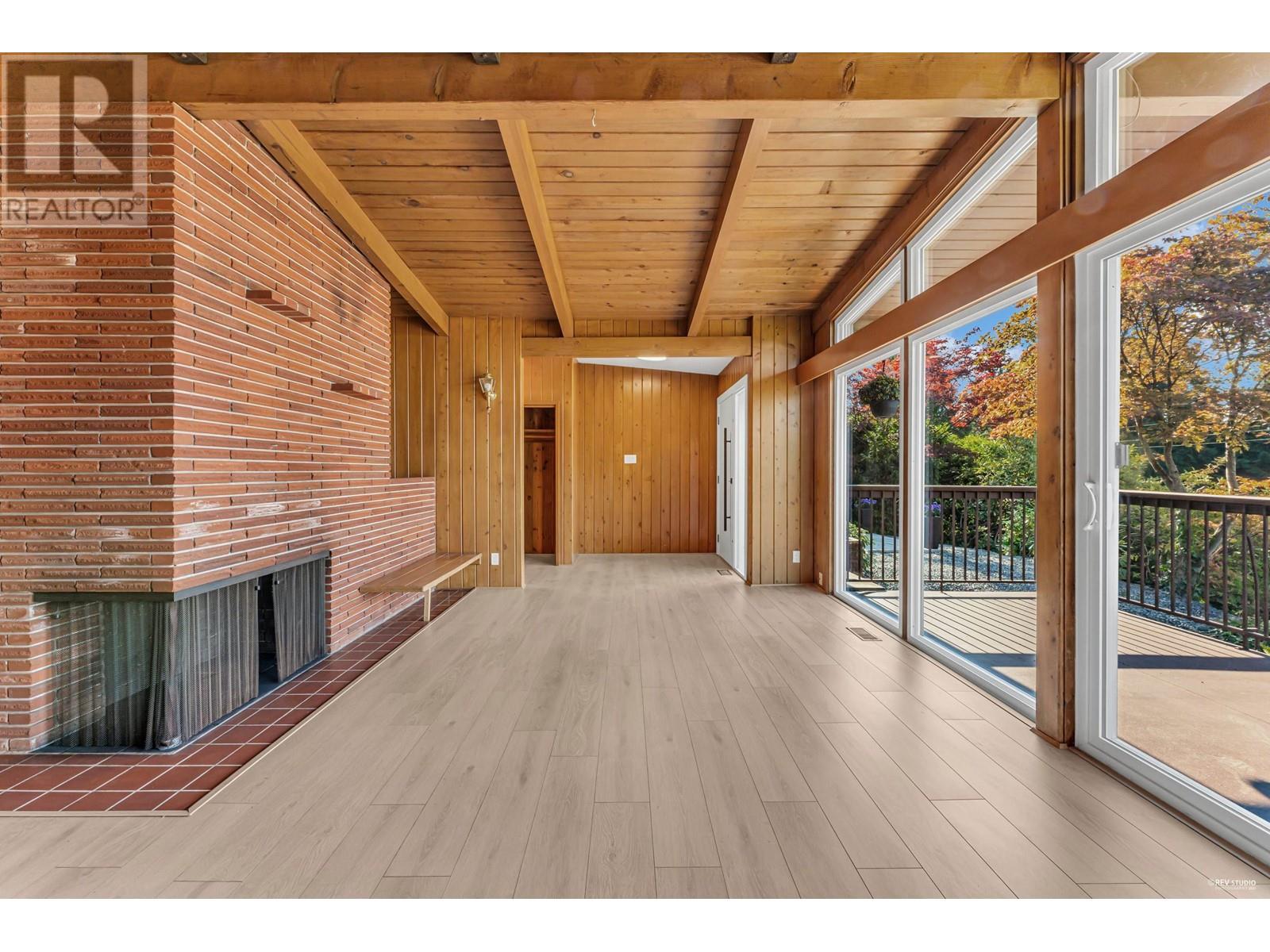 734 Crystal Court, North Vancouver, British Columbia  V7R 2B5 - Photo 4 - R2820428