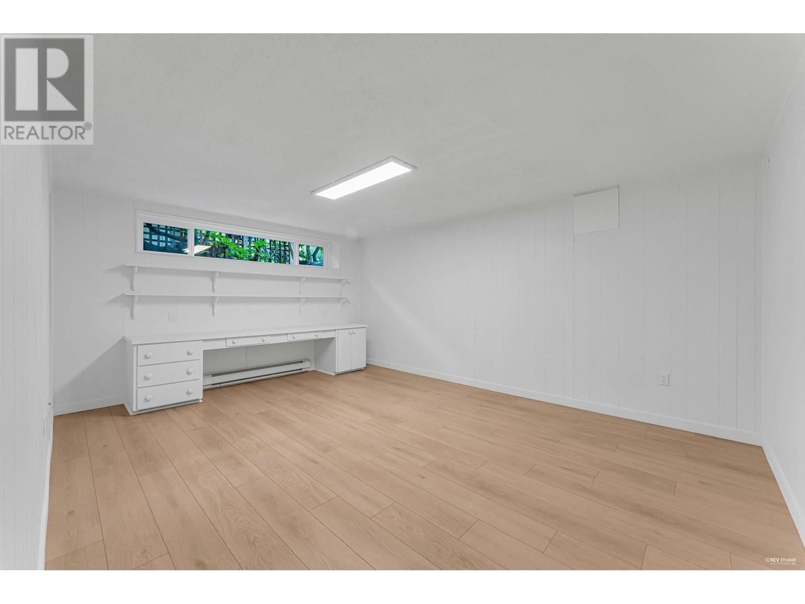 734 Crystal Court, North Vancouver, British Columbia  V7R 2B5 - Photo 27 - R2820428