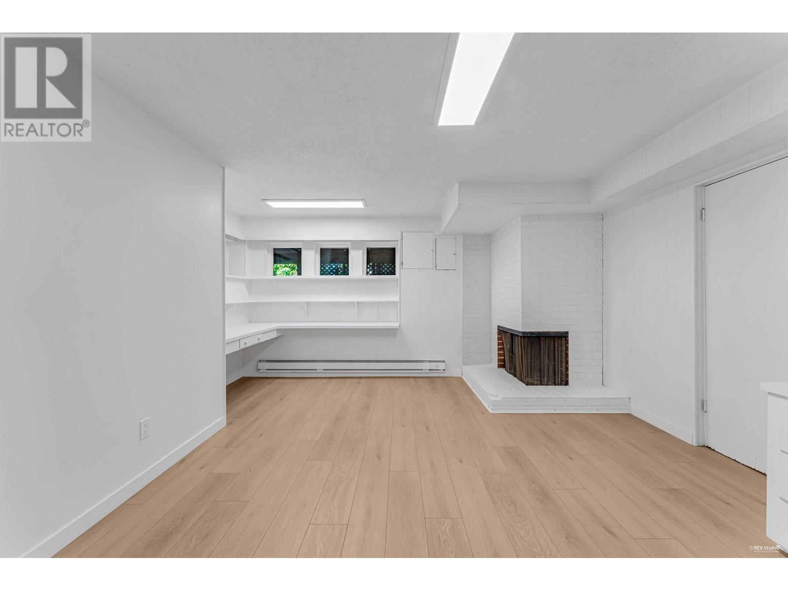 734 Crystal Court, North Vancouver, British Columbia  V7R 2B5 - Photo 37 - R2820428