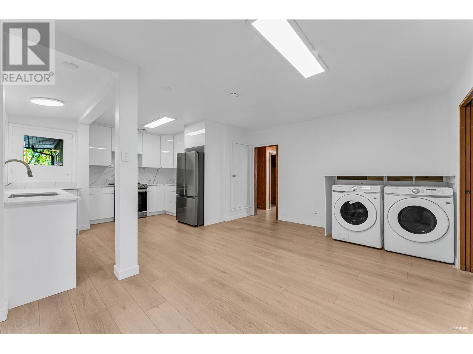 734 Crystal Court, North Vancouver, British Columbia  V7R 2B5 - Photo 17 - R2820428