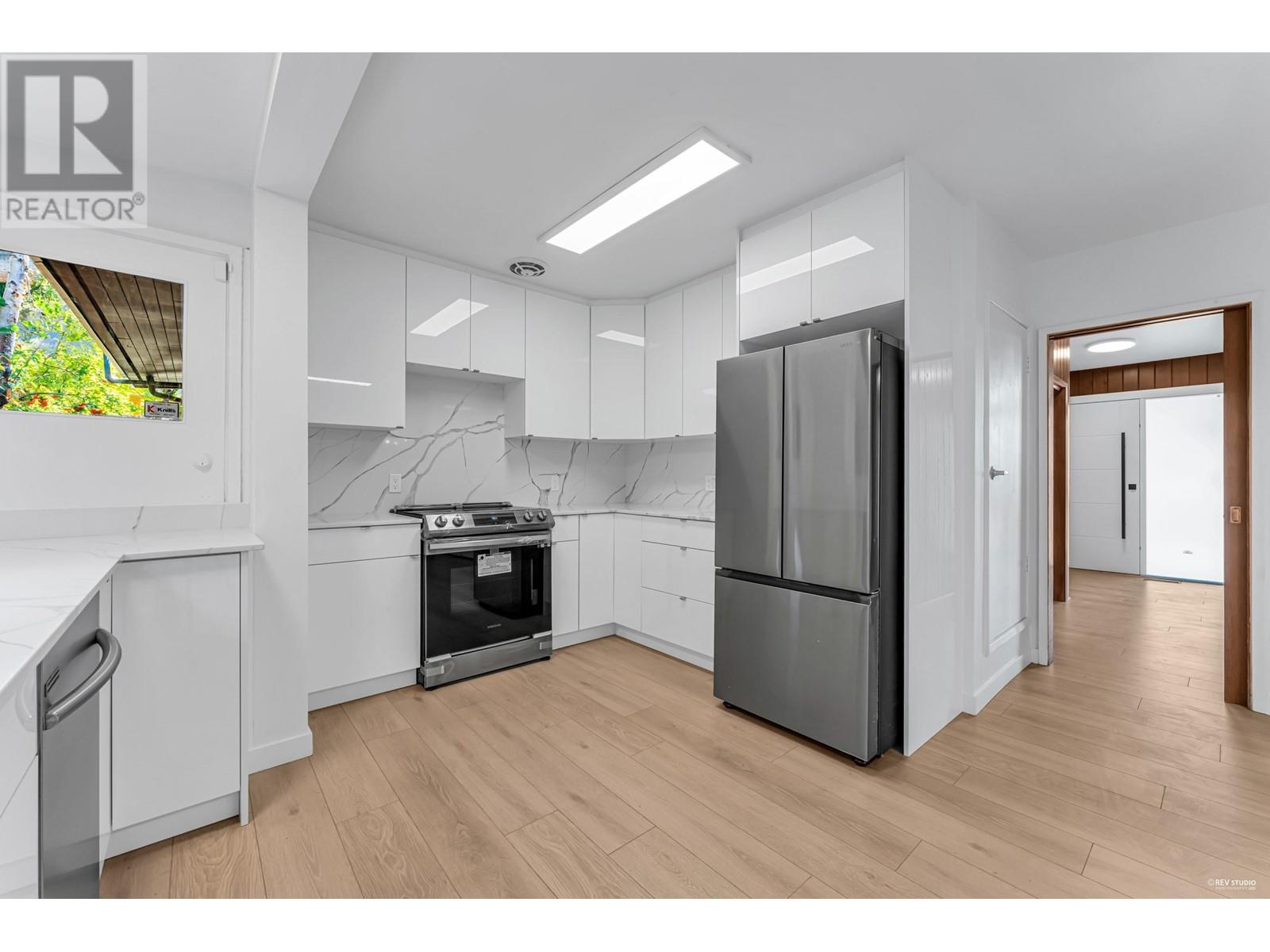 734 Crystal Court, North Vancouver, British Columbia  V7R 2B5 - Photo 20 - R2820428
