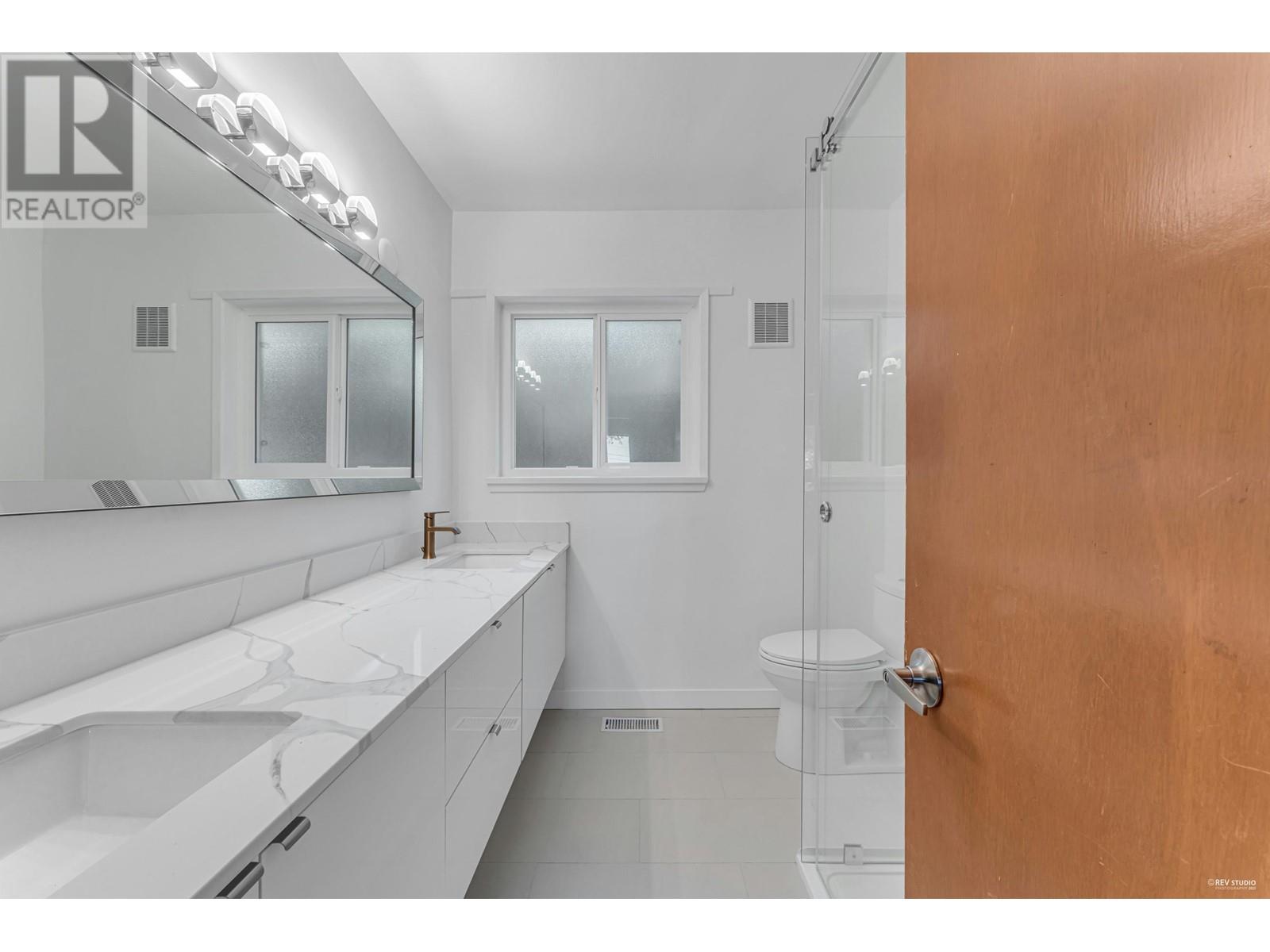 734 Crystal Court, North Vancouver, British Columbia  V7R 2B5 - Photo 28 - R2820428