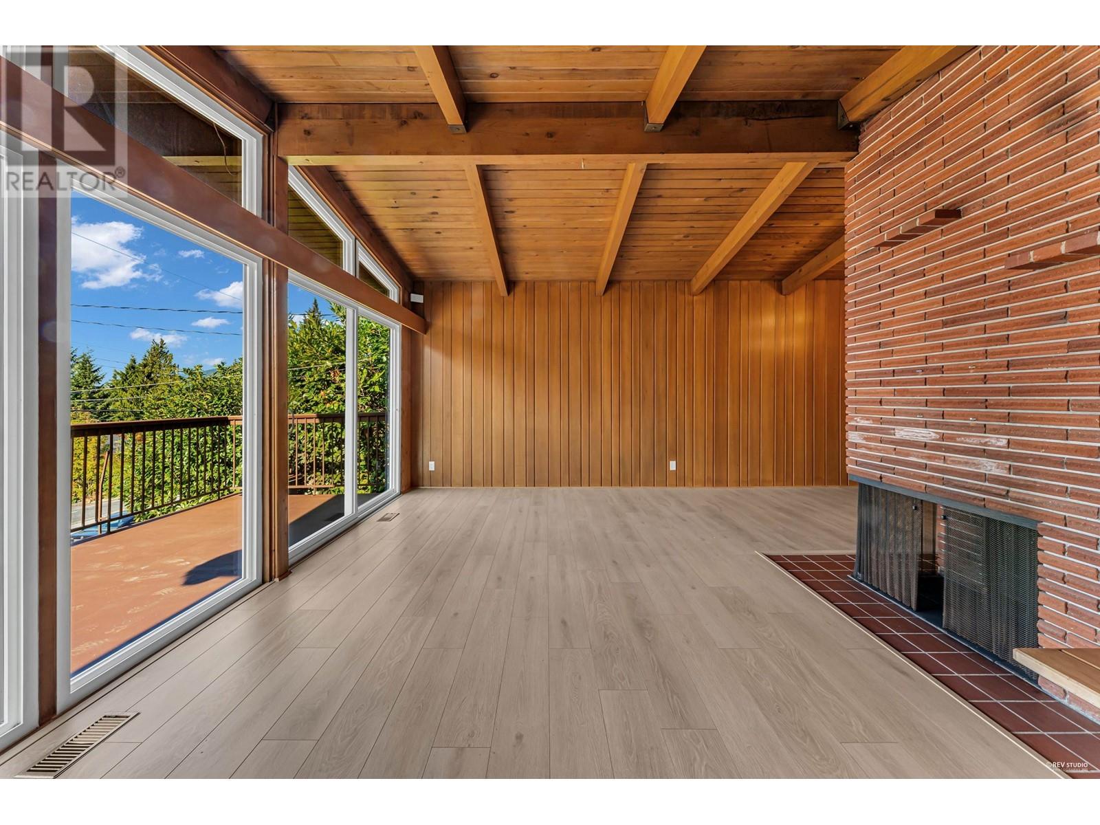734 Crystal Court, North Vancouver, British Columbia  V7R 2B5 - Photo 8 - R2820428