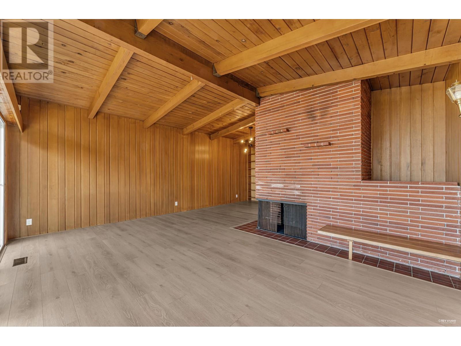 734 Crystal Court, North Vancouver, British Columbia  V7R 2B5 - Photo 9 - R2820428