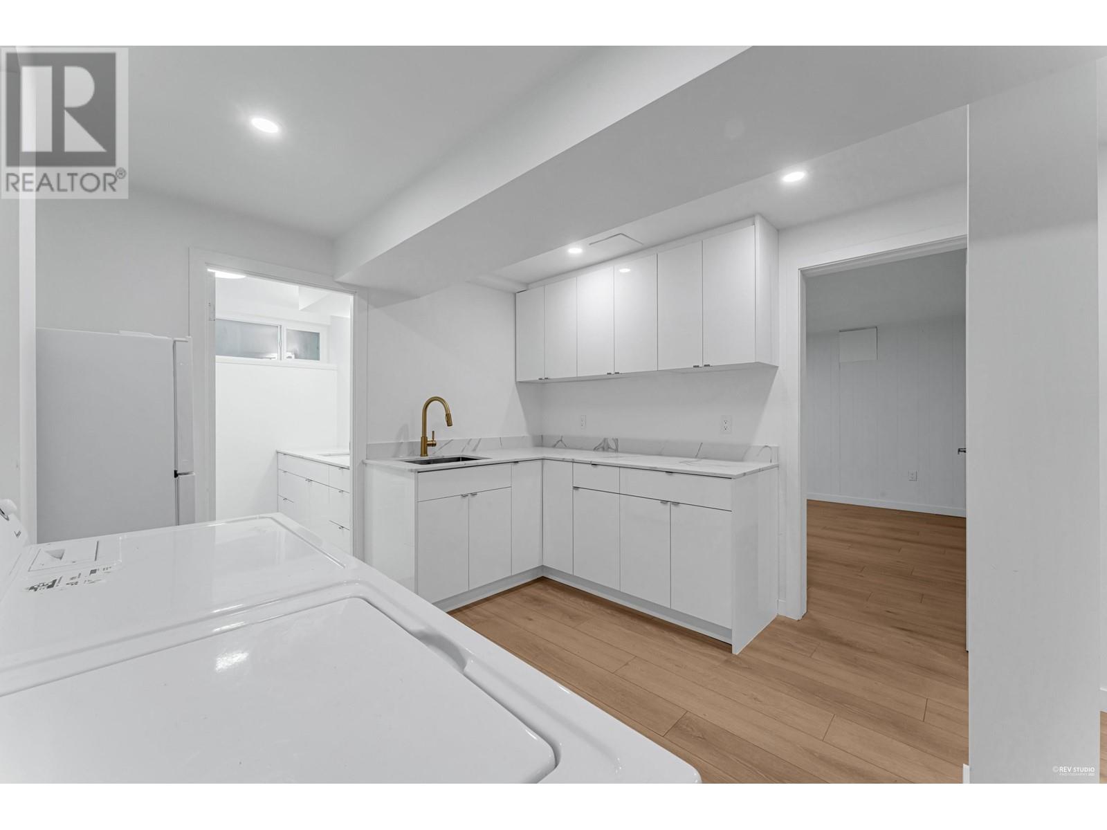 734 Crystal Court, North Vancouver, British Columbia  V7R 2B5 - Photo 16 - R2820428