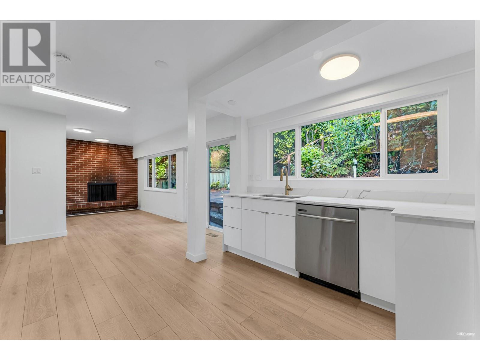 734 Crystal Court, North Vancouver, British Columbia  V7R 2B5 - Photo 21 - R2820428