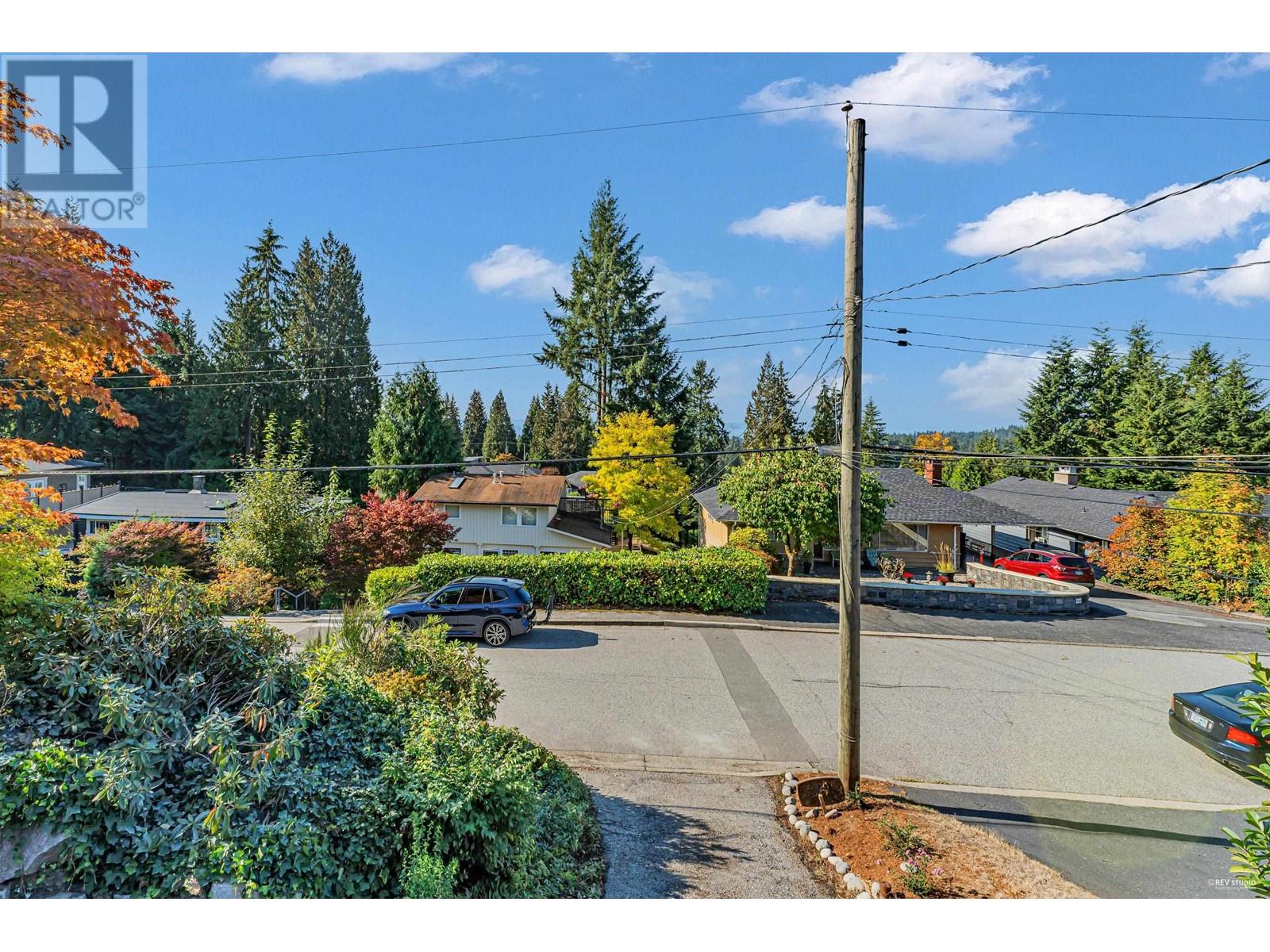 734 Crystal Court, North Vancouver, British Columbia  V7R 2B5 - Photo 33 - R2820428