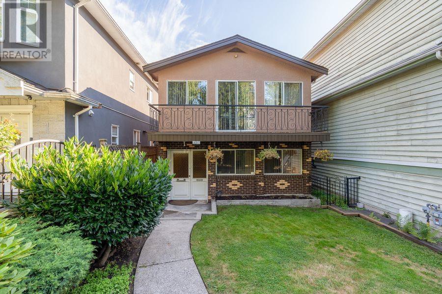 1558 E 2nd Avenue, Vancouver, British Columbia  V5N 1C7 - Photo 1 - R2814925