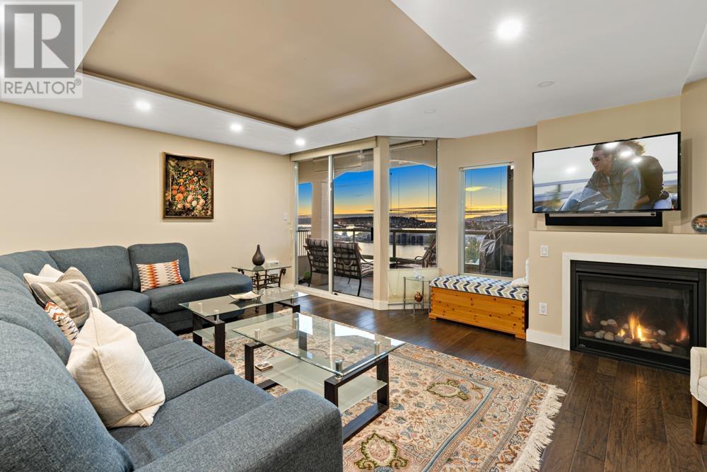 609 168 Chadwick Court, North Vancouver, British Columbia  V7M 3L4 - Photo 2 - R2820438