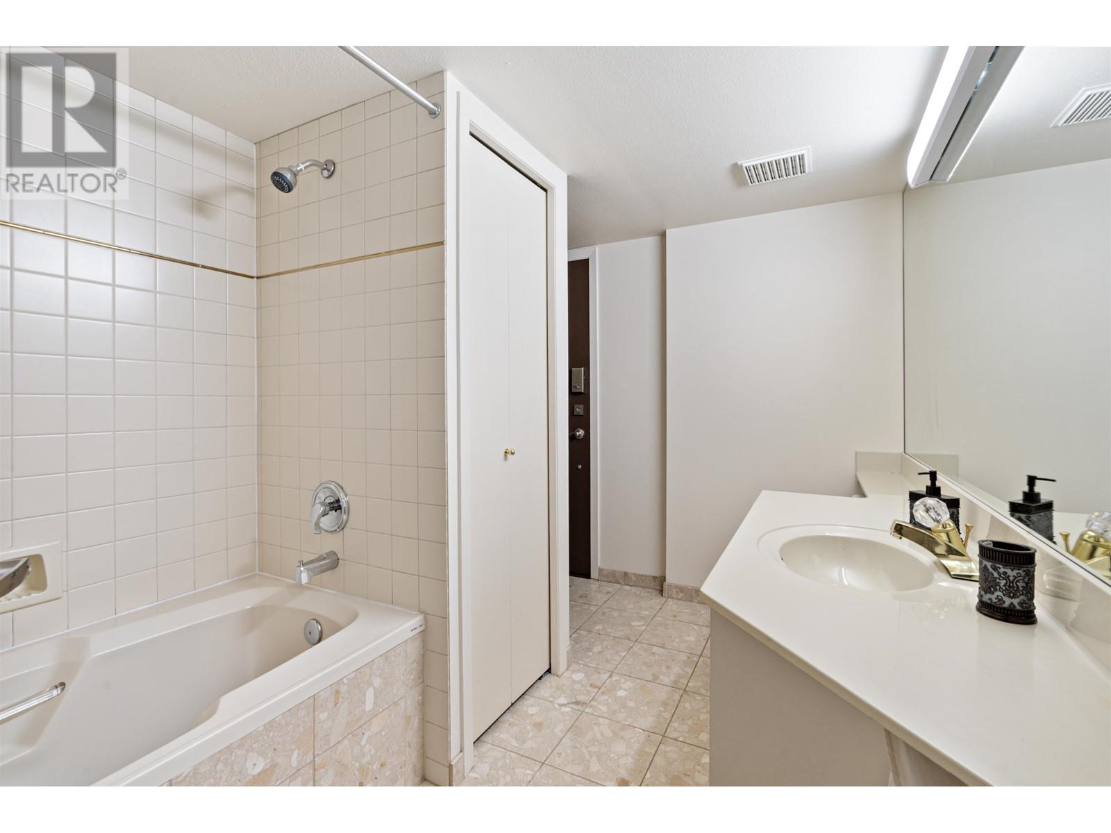 609 168 Chadwick Court, North Vancouver, British Columbia  V7M 3L4 - Photo 37 - R2820438