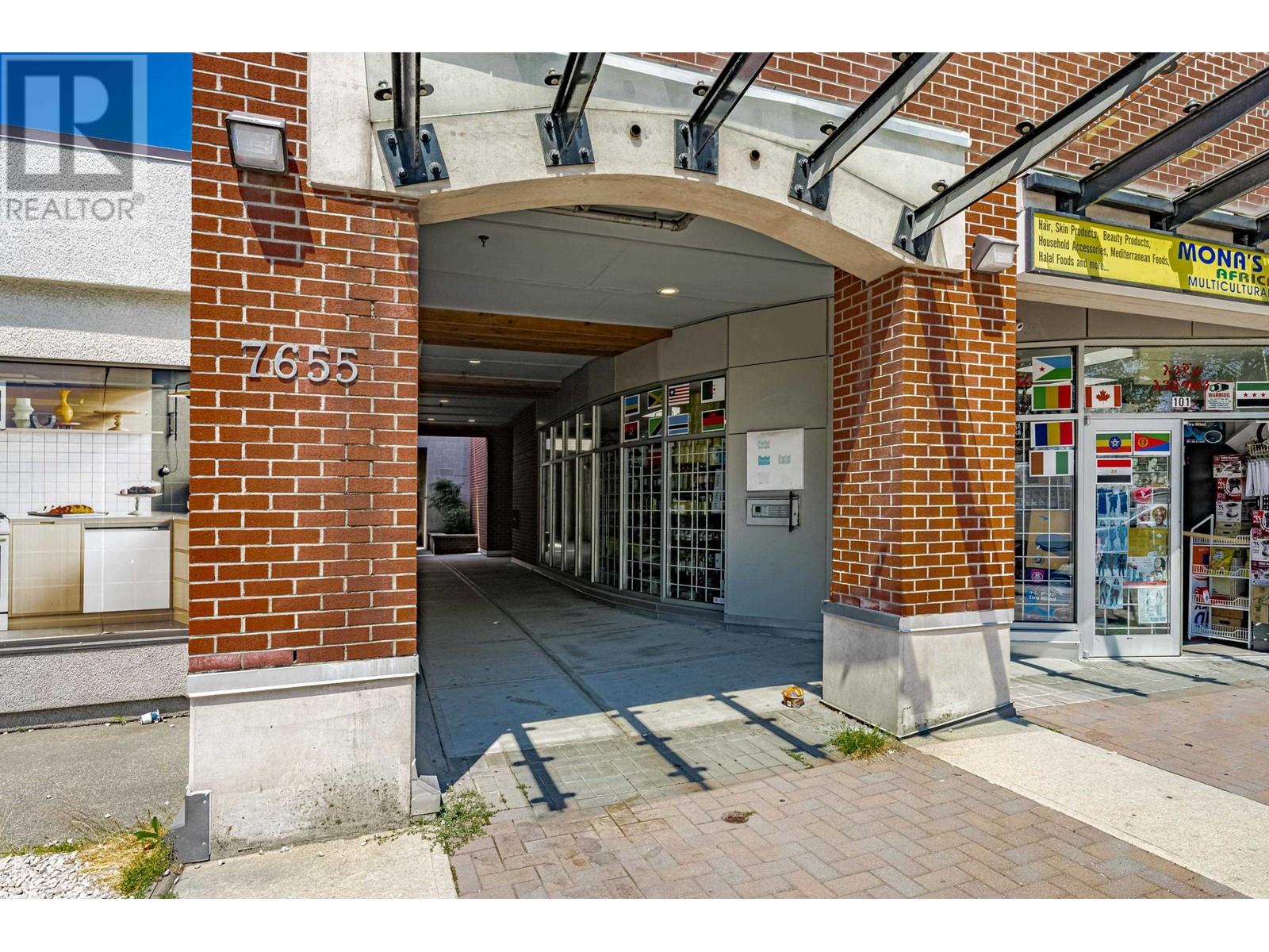 302 7655 Edmonds Street, Burnaby, British Columbia  V3N 1B6 - Photo 2 - R2820550