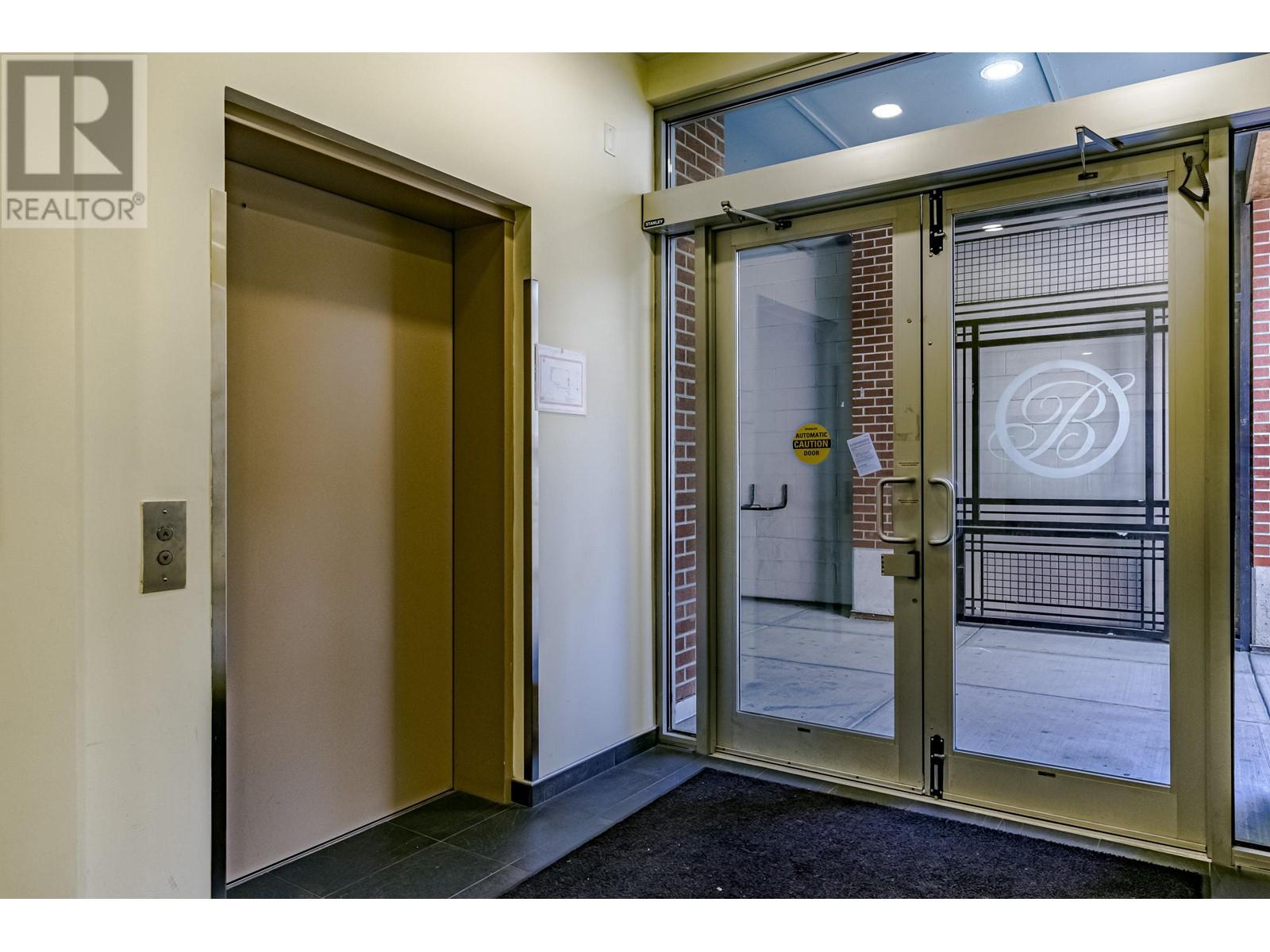 302 7655 Edmonds Street, Burnaby, British Columbia  V3N 1B6 - Photo 3 - R2820550