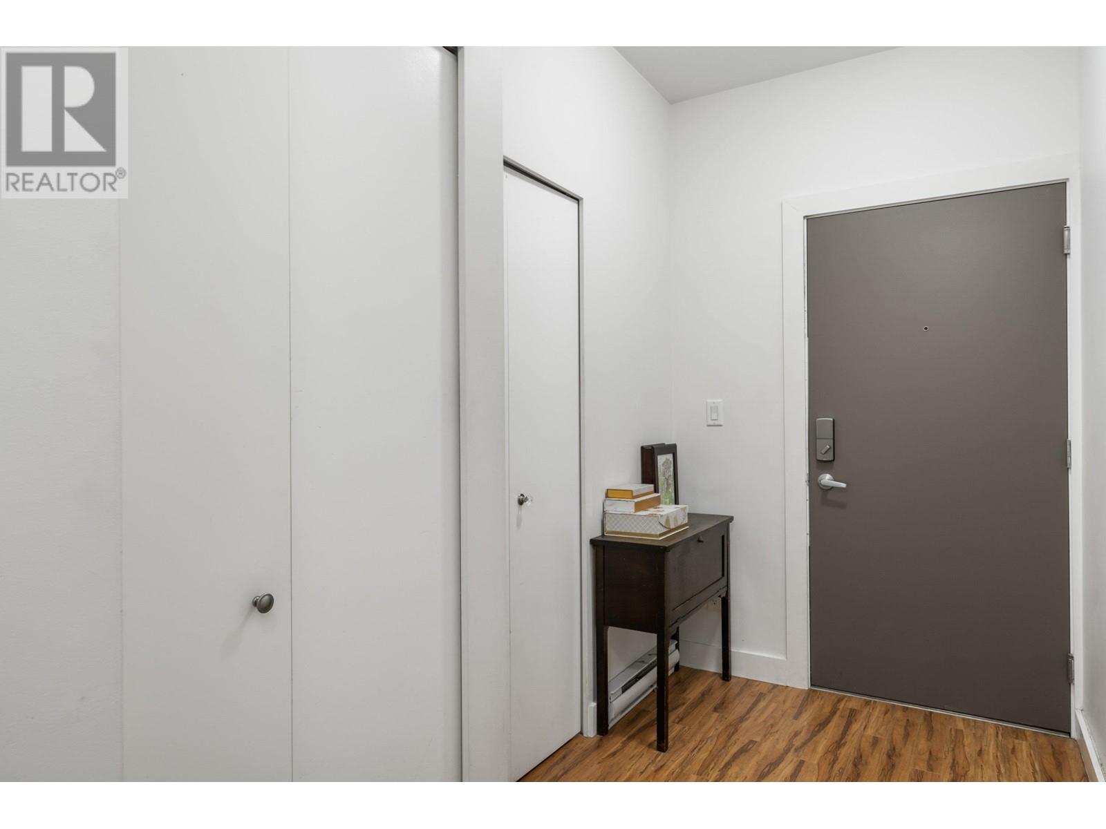 302 7655 Edmonds Street, Burnaby, British Columbia  V3N 1B6 - Photo 4 - R2820550