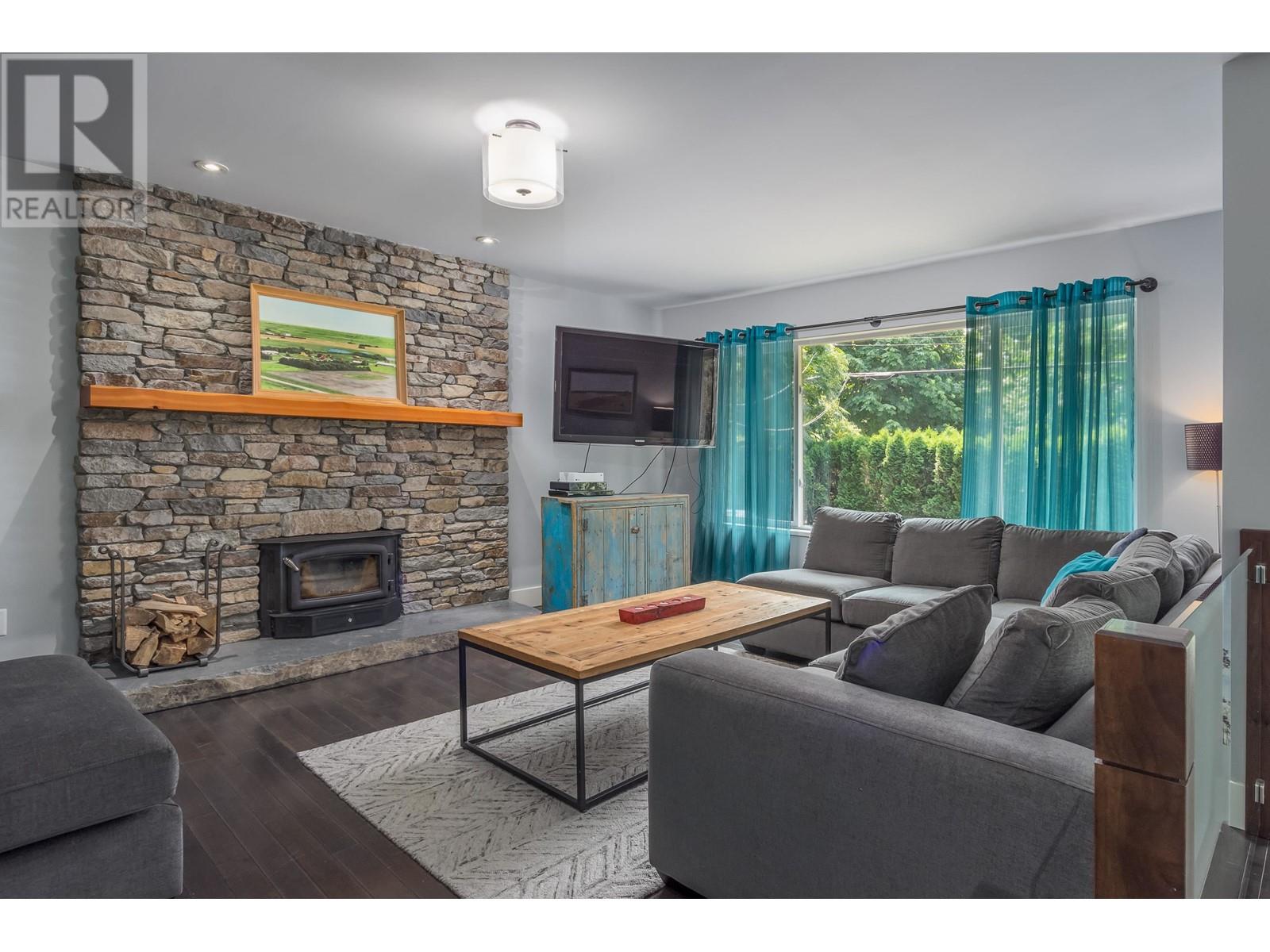 1269 Judd Road, Squamish, British Columbia  V0N 1H0 - Photo 10 - R2820541