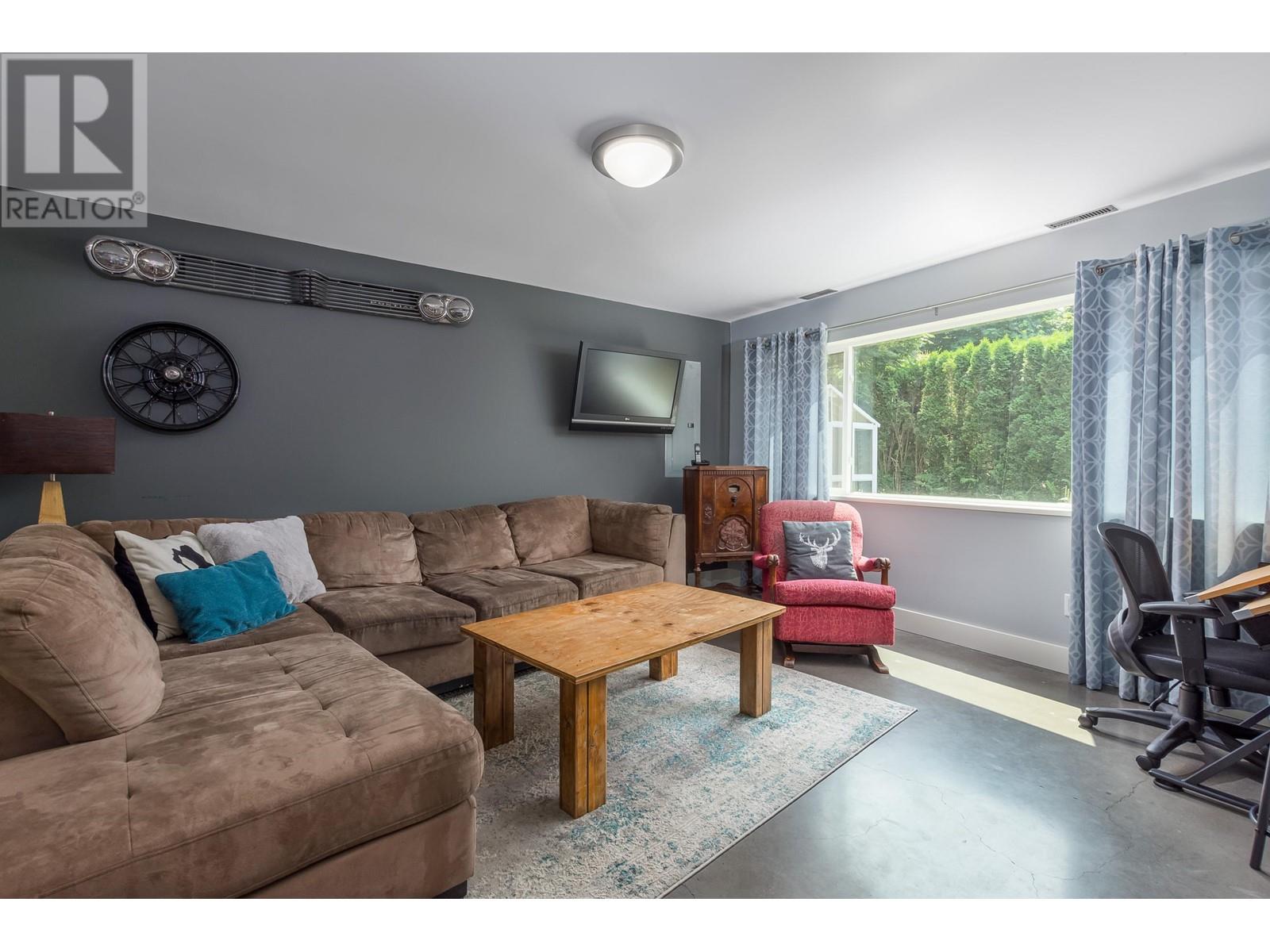1269 Judd Road, Squamish, British Columbia  V0N 1H0 - Photo 17 - R2820541