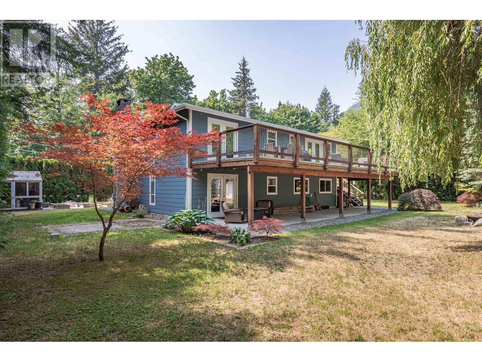 1269 Judd Road, Squamish, British Columbia  V0N 1H0 - Photo 9 - R2820541