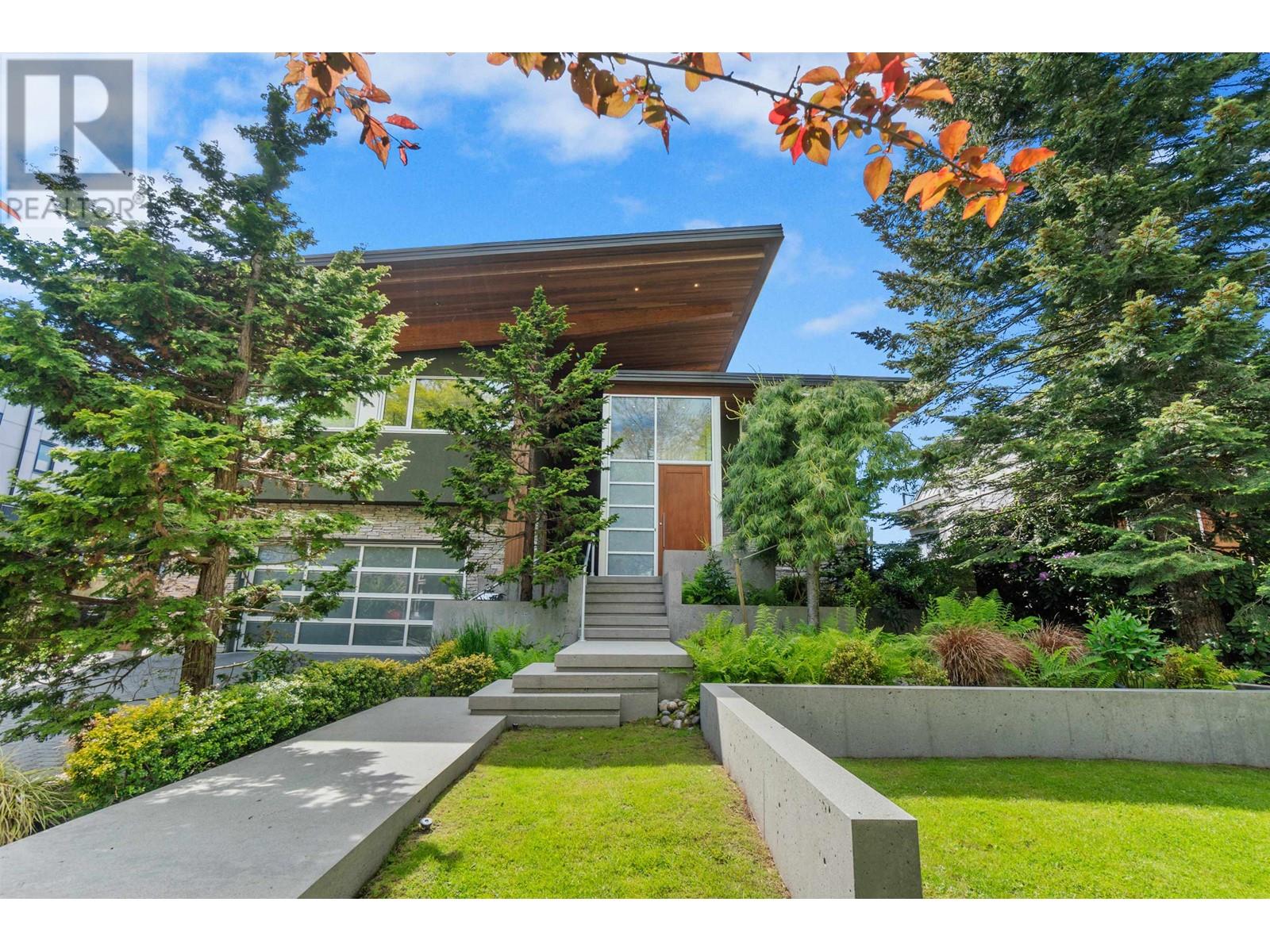 8631 Seafair Drive, Richmond, British Columbia  V7C 1X7 - Photo 2 - R2814578