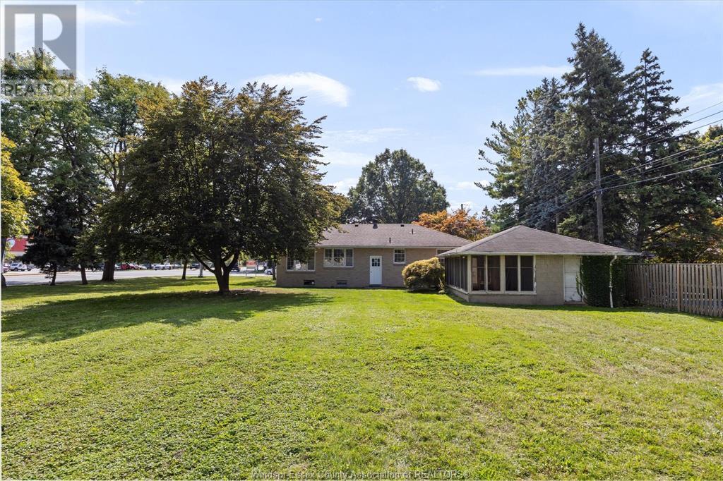 3945-85 Dougall Avenue, Windsor, Ontario  N9G 1X3 - Photo 40 - 23020057