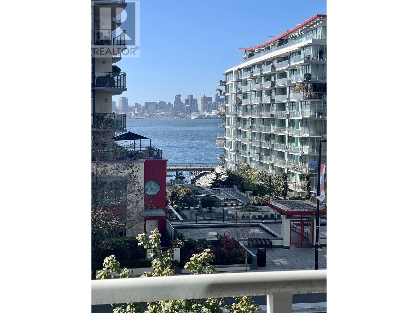 304 188 E Esplanade, North Vancouver, British Columbia  V7L 4Y1 - Photo 3 - R2816685