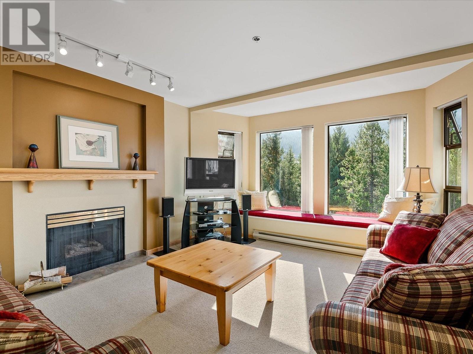 324 3309 Ptarmigan Place, Whistler, British Columbia  V8E 0V6 - Photo 2 - R2820592