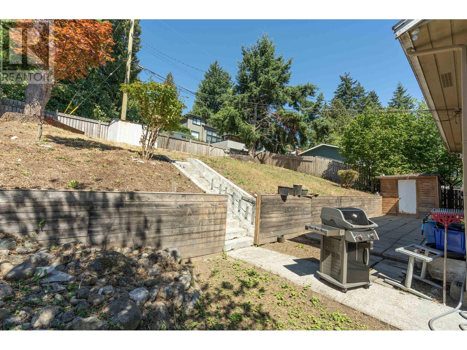 5565 Eleanor Street, Burnaby, British Columbia  V5J 3E1 - Photo 15 - R2820583